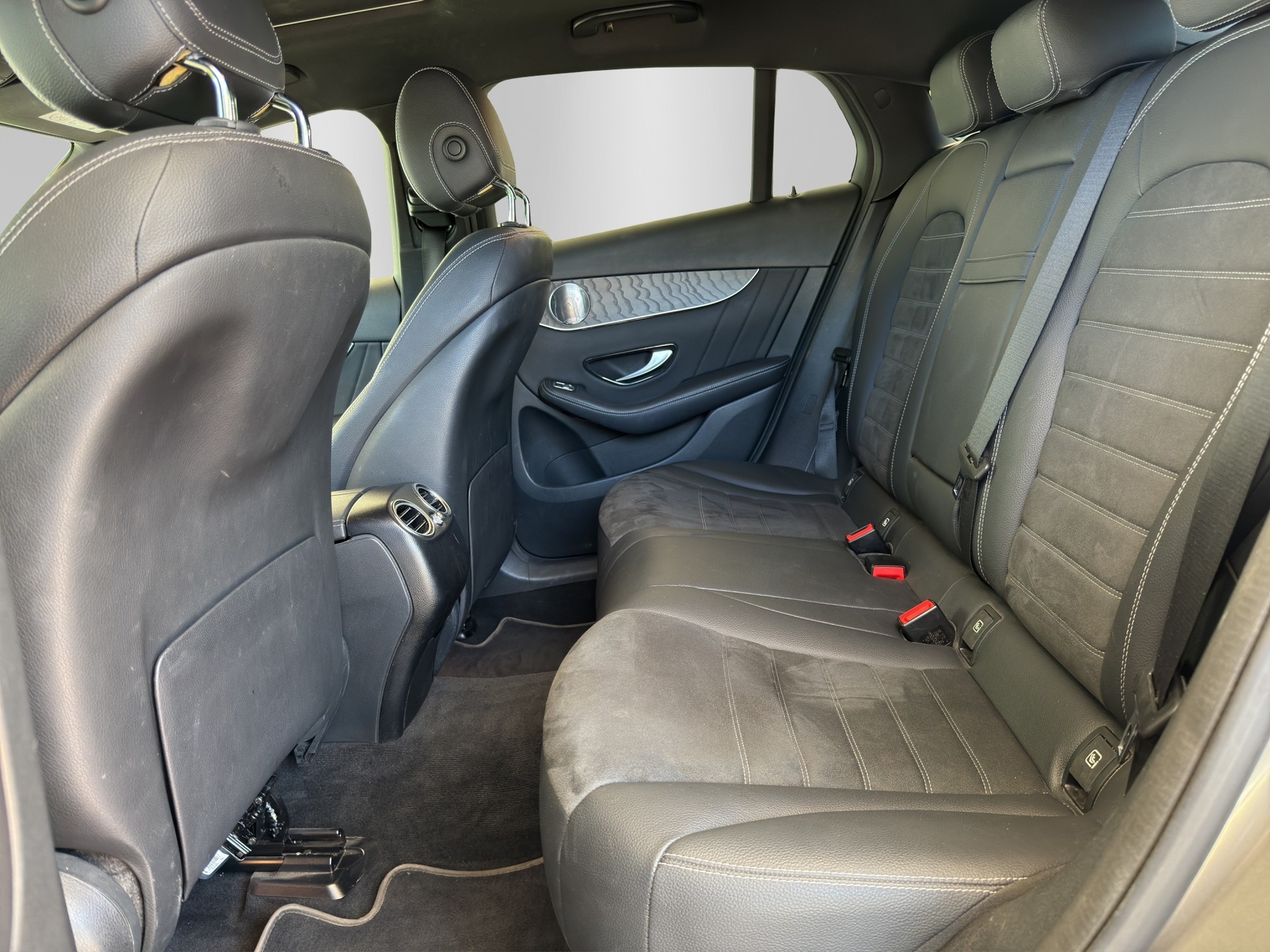 MERCEDES-BENZ GLC Coupé 200 AMG Line 4Matic 9G-Tronic-image-15