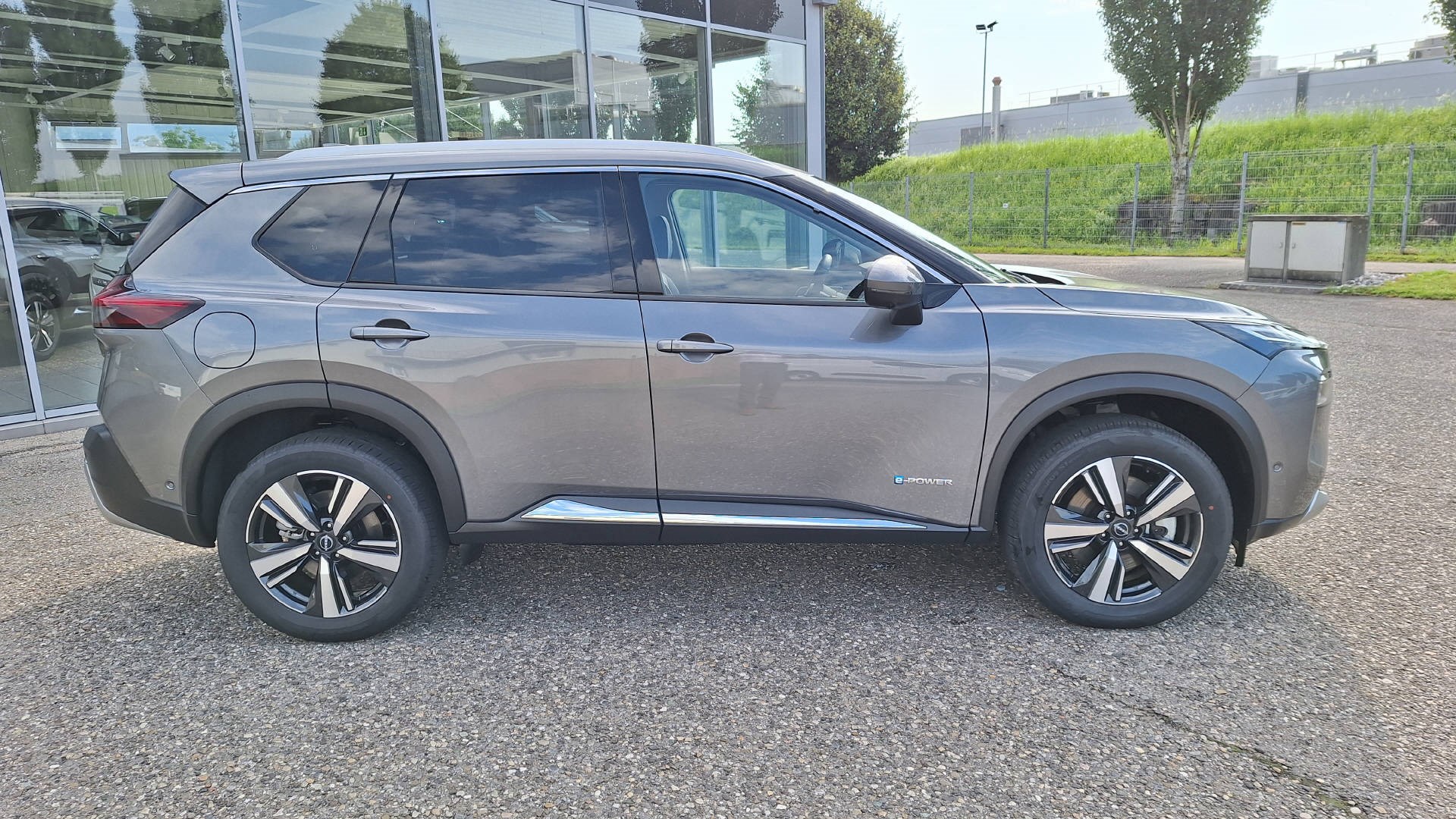 NISSAN X-Trail 1.5 VC-T Tekna e-4orce-image-2