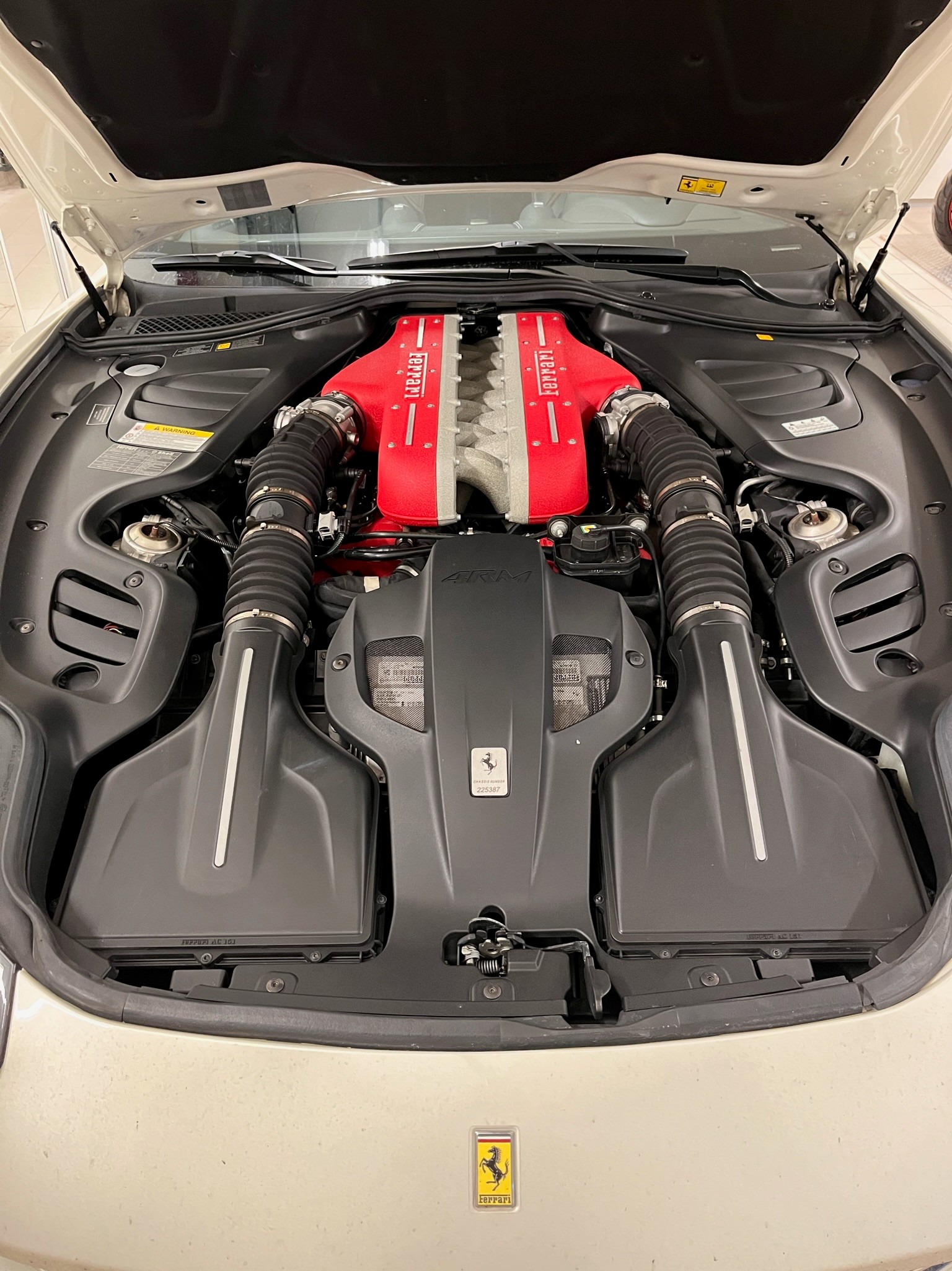 FERRARI GTC 4 Lusso-image-9