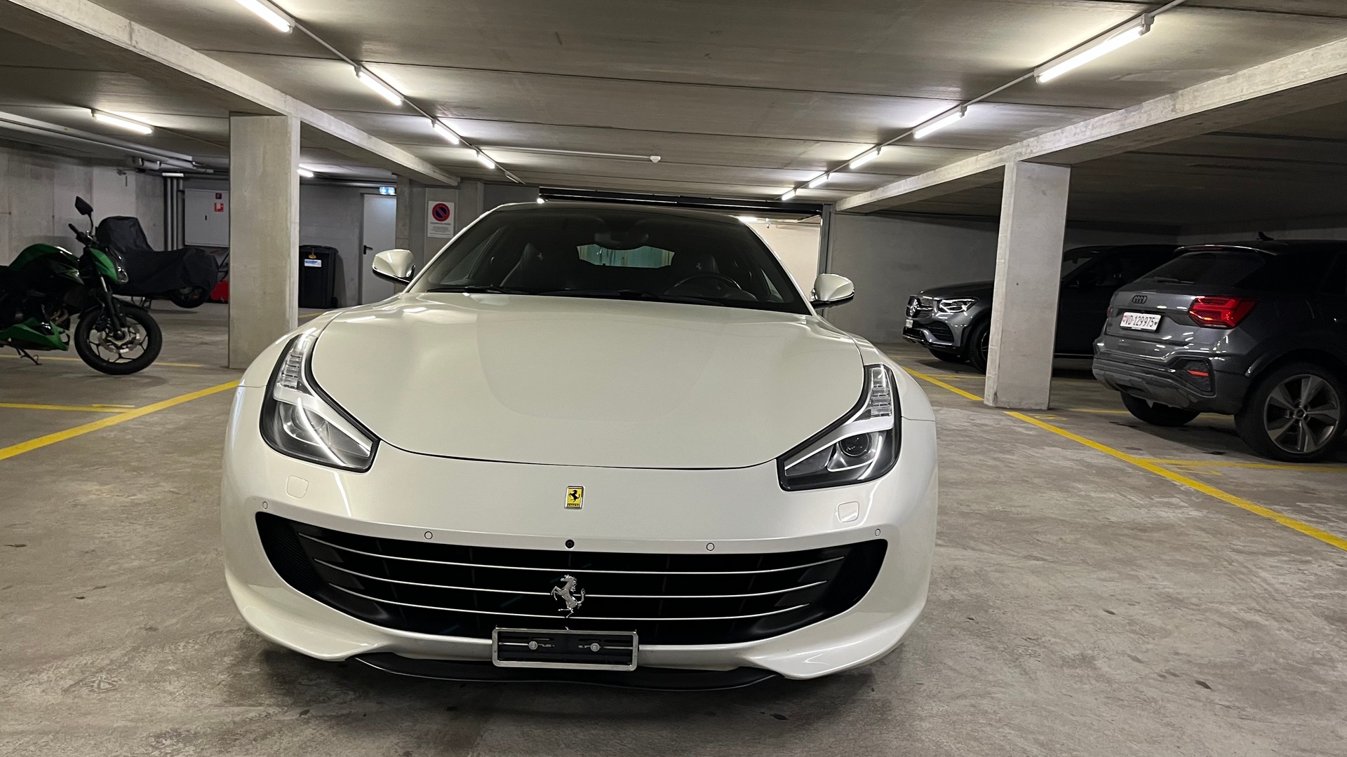 FERRARI GTC 4 Lusso-image-2