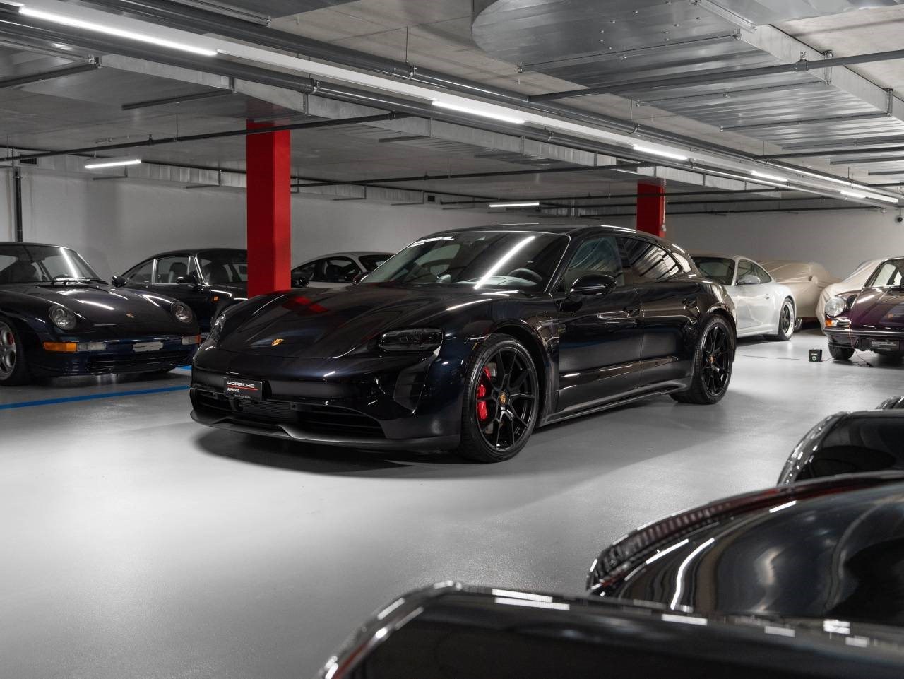 PORSCHE TAYCAN GTS Sport Turismo