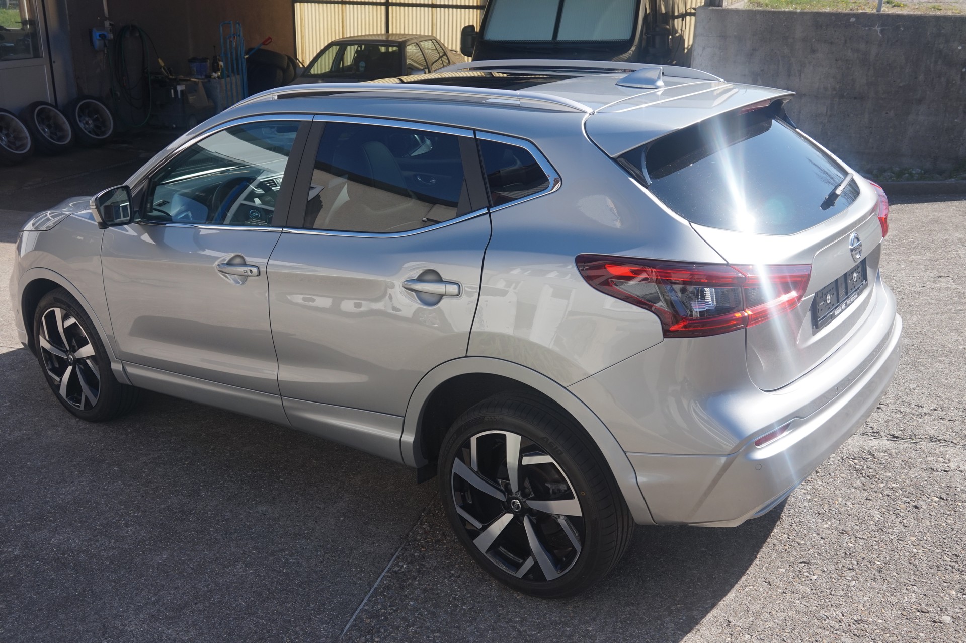 NISSAN Qashqai 1.6 dCi tekna+ Xtronic CVT-image-3