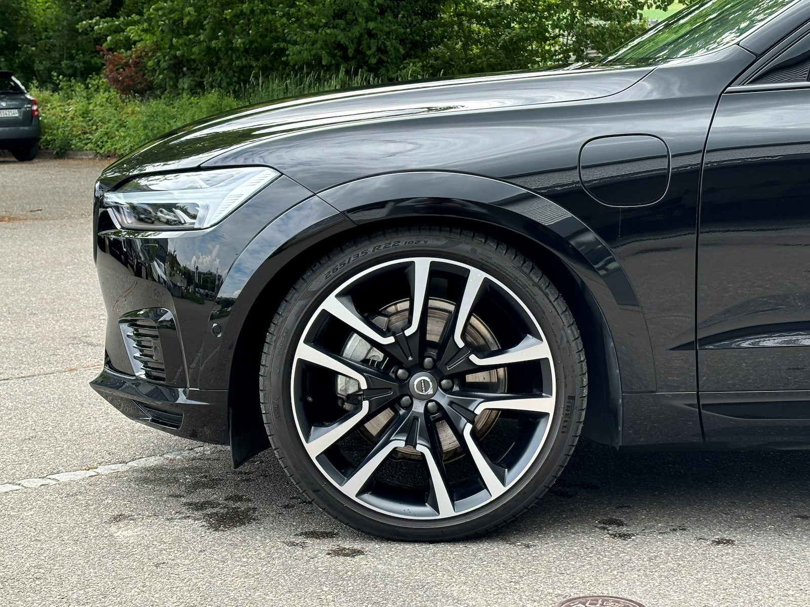 VOLVO XC60 2.0 T8 TE R-Design eAWD-showroom-element-1