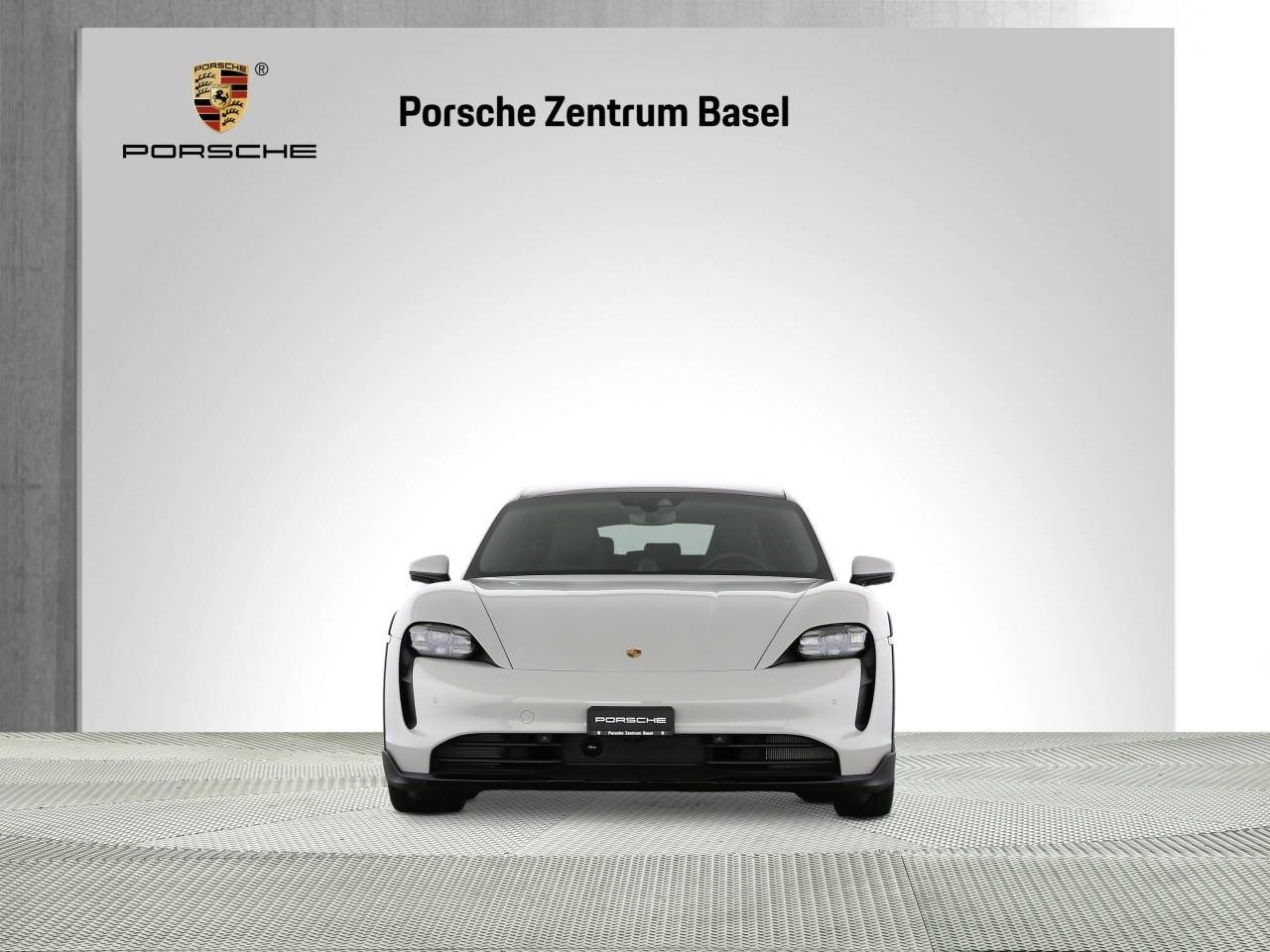 PORSCHE TAYCAN 4 Cross Turismo-showroom-element-3