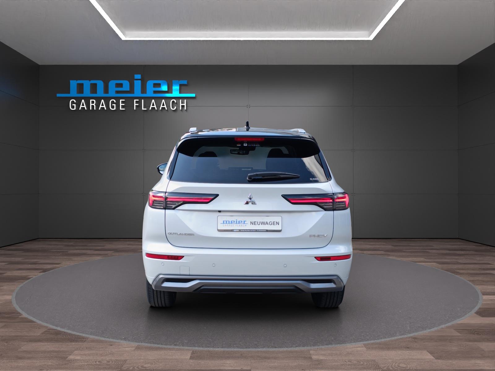 MITSUBISHI Outlander 2.4 PHEV Instyle 4x4-showroom-element-3