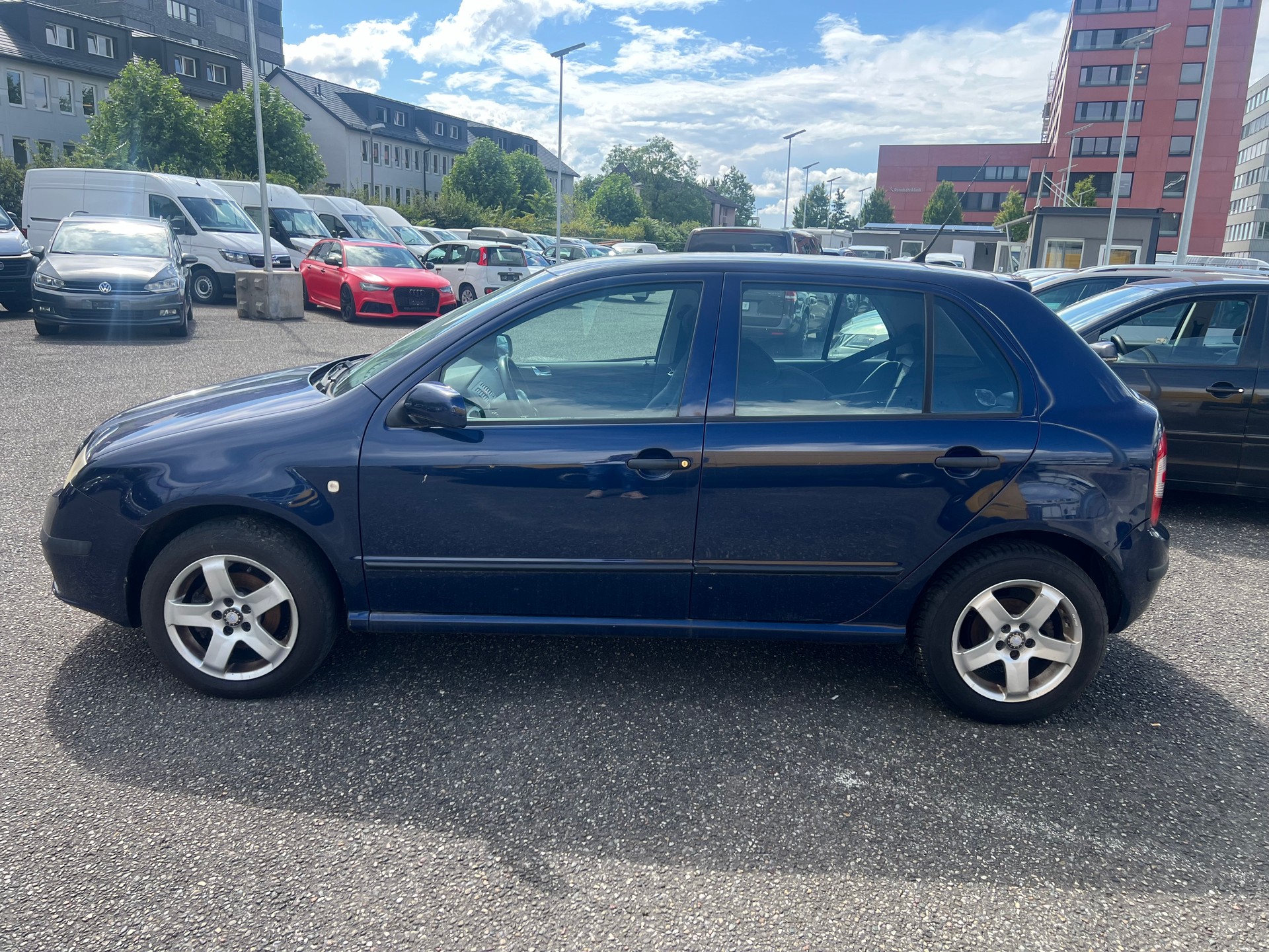 SKODA Fabia 1.9 TDI Elegance-showroom-element-1