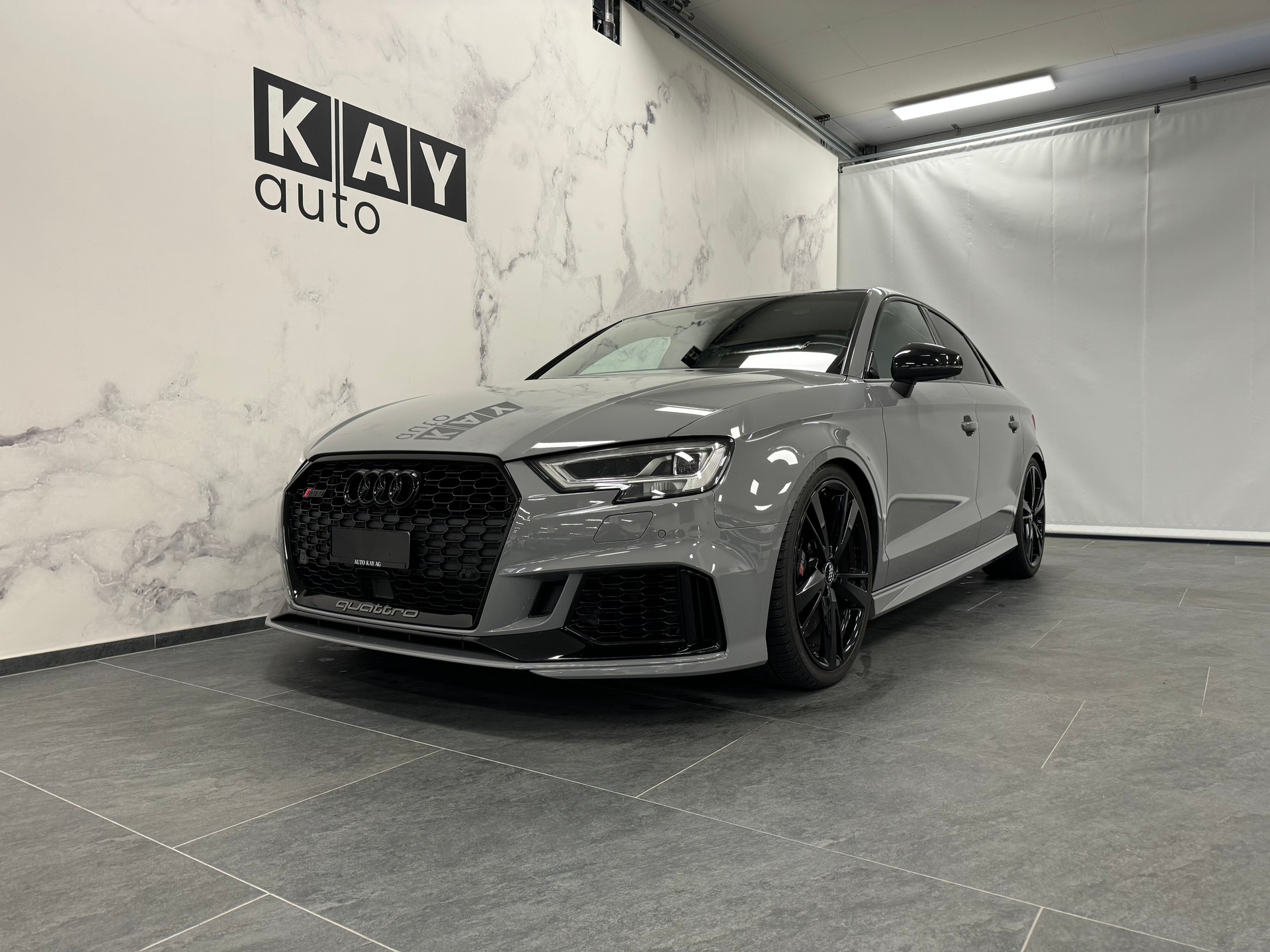 AUDI RS3 Limousine 2.5 TSI quattro S-tronic APR