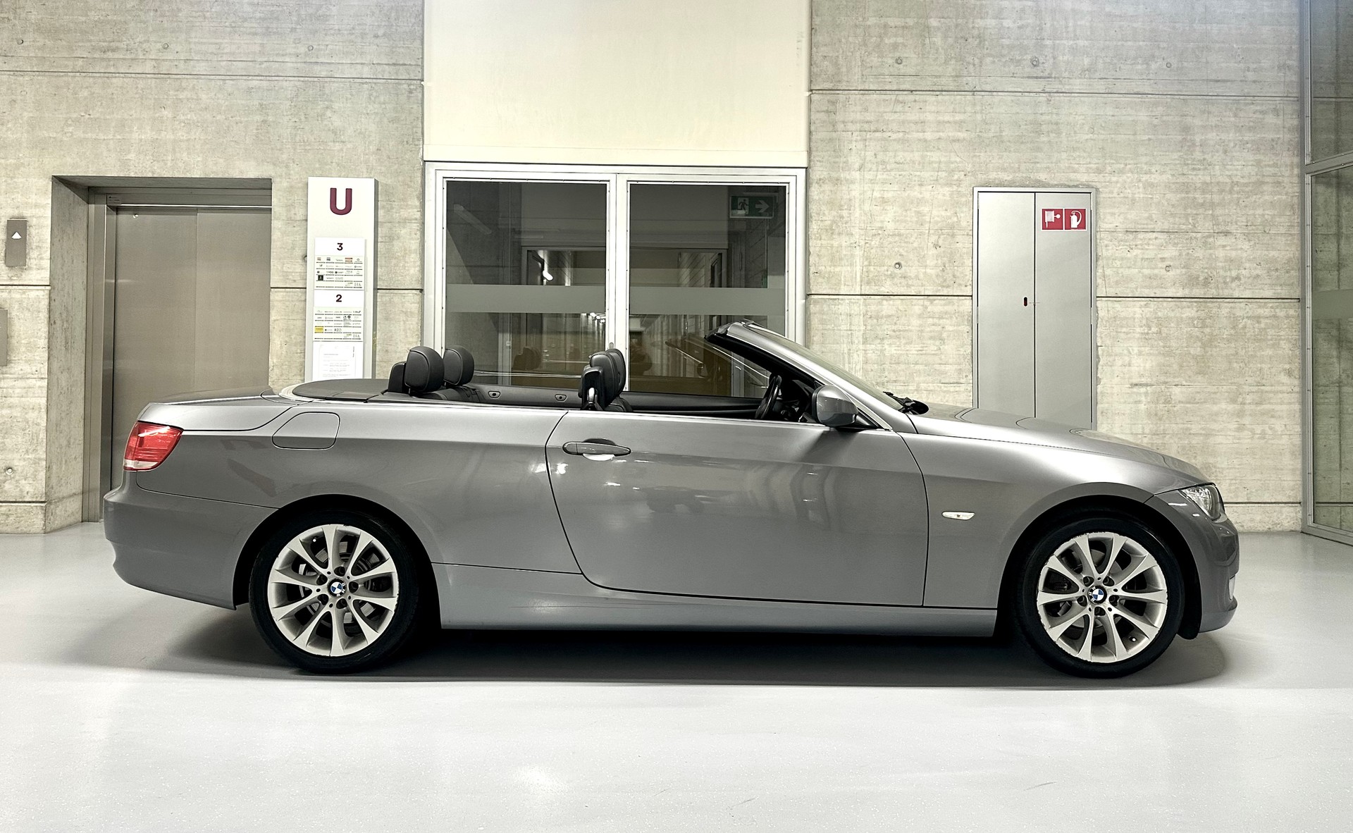 BMW 320i Cabriolet Steptronic-image-5