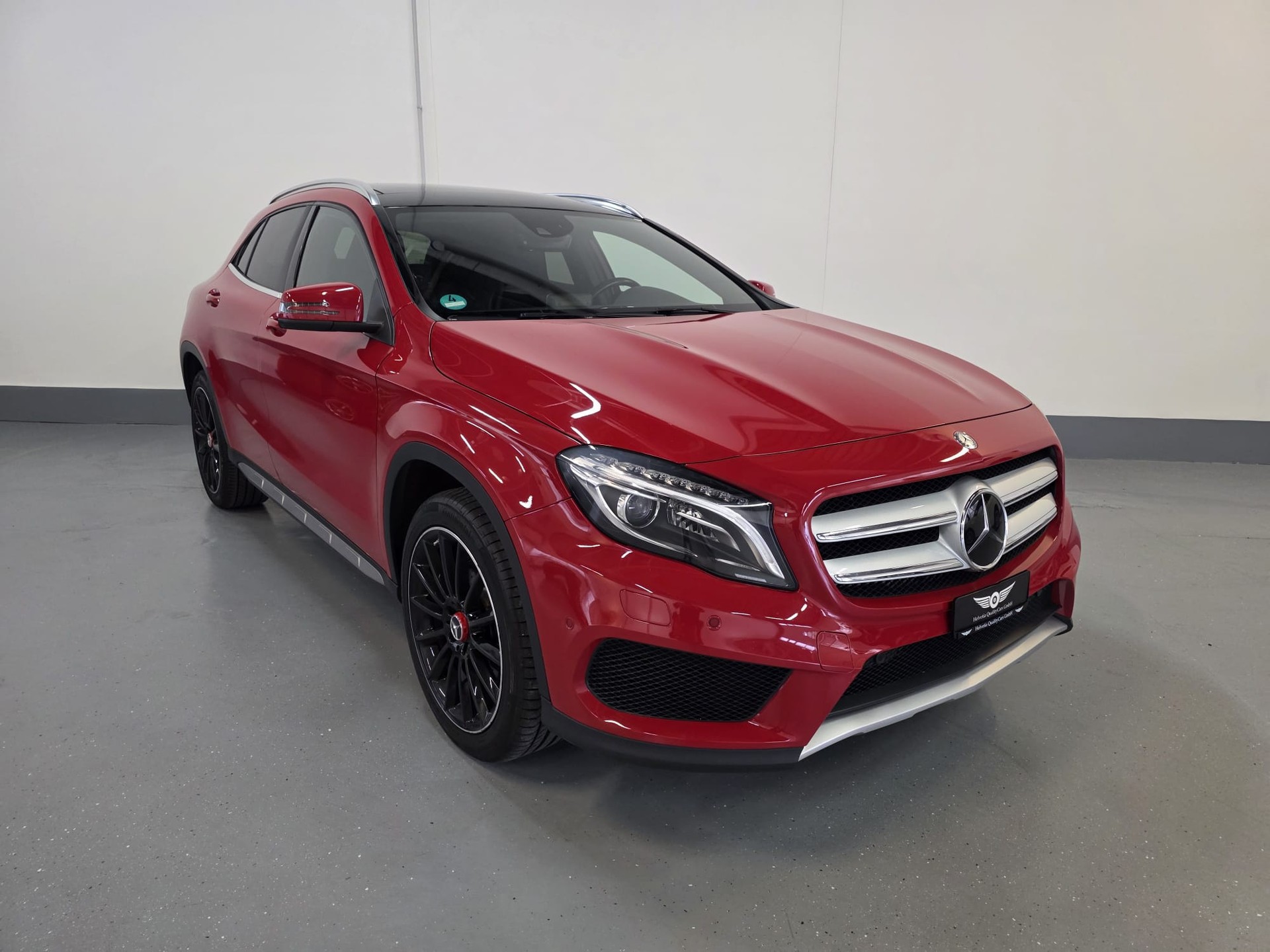 MERCEDES-BENZ GLA 250 AMG Line 4Matic 7G-DCT-showroom-element-3