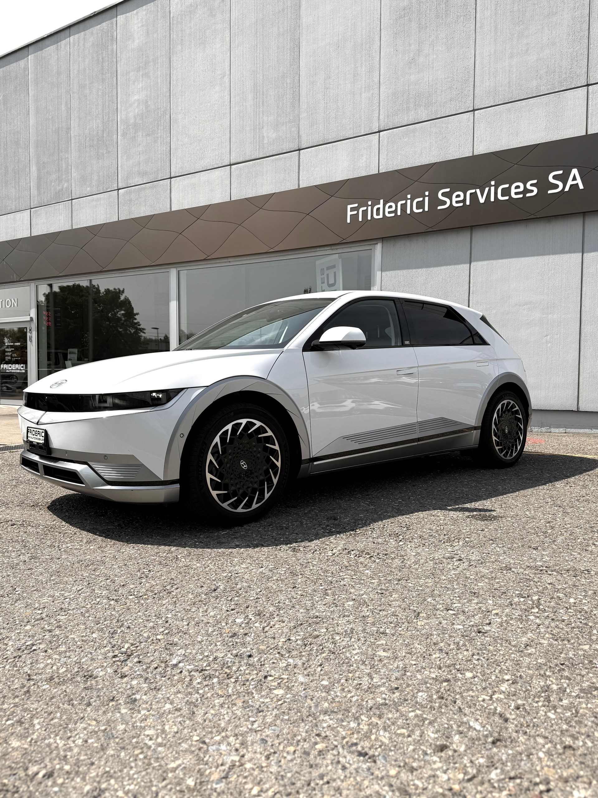 HYUNDAI Ioniq 5 72kWh First Edition 4WD-showroom-element-1