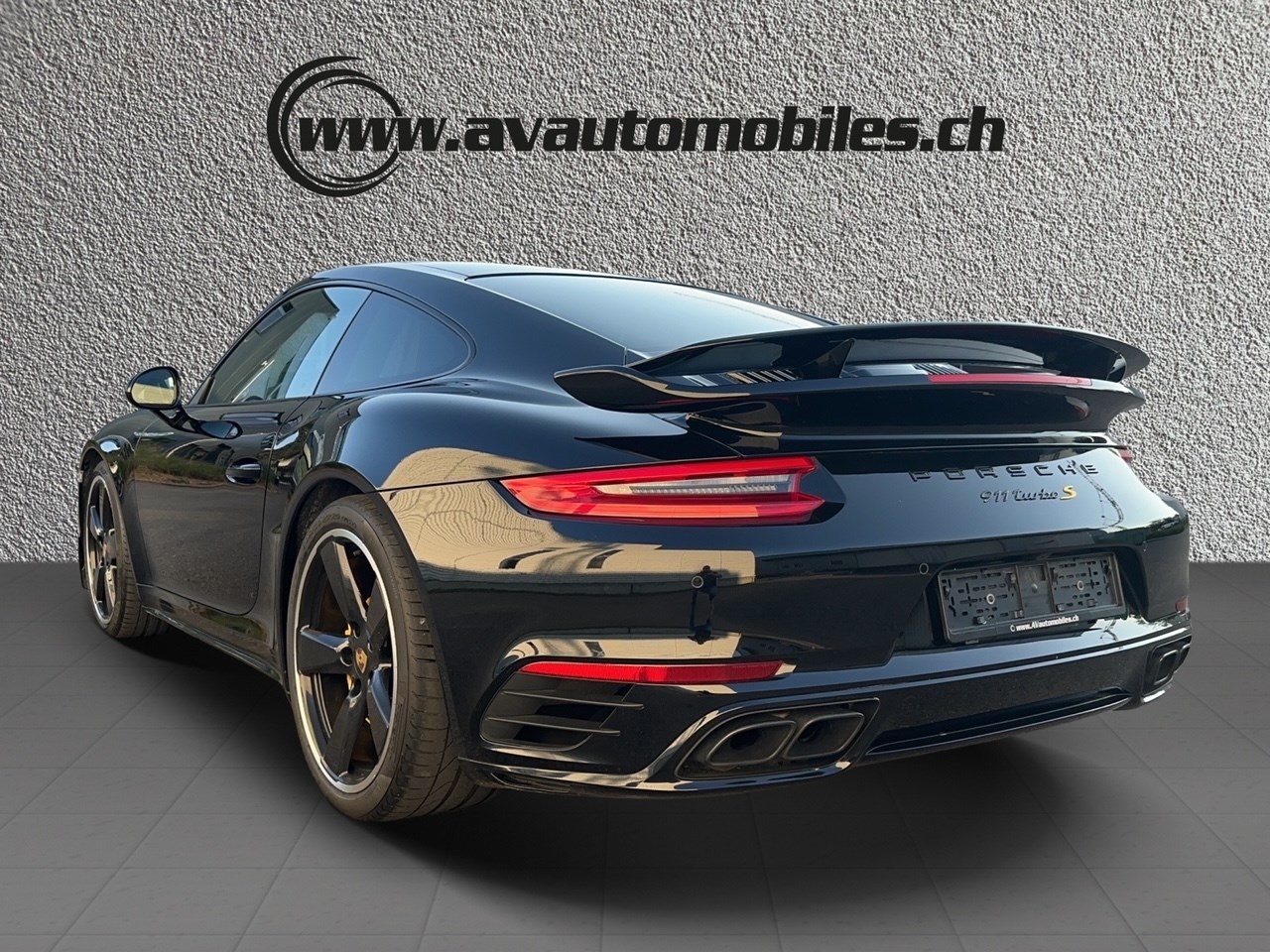 PORSCHE 911 Turbo S PDK-image-3