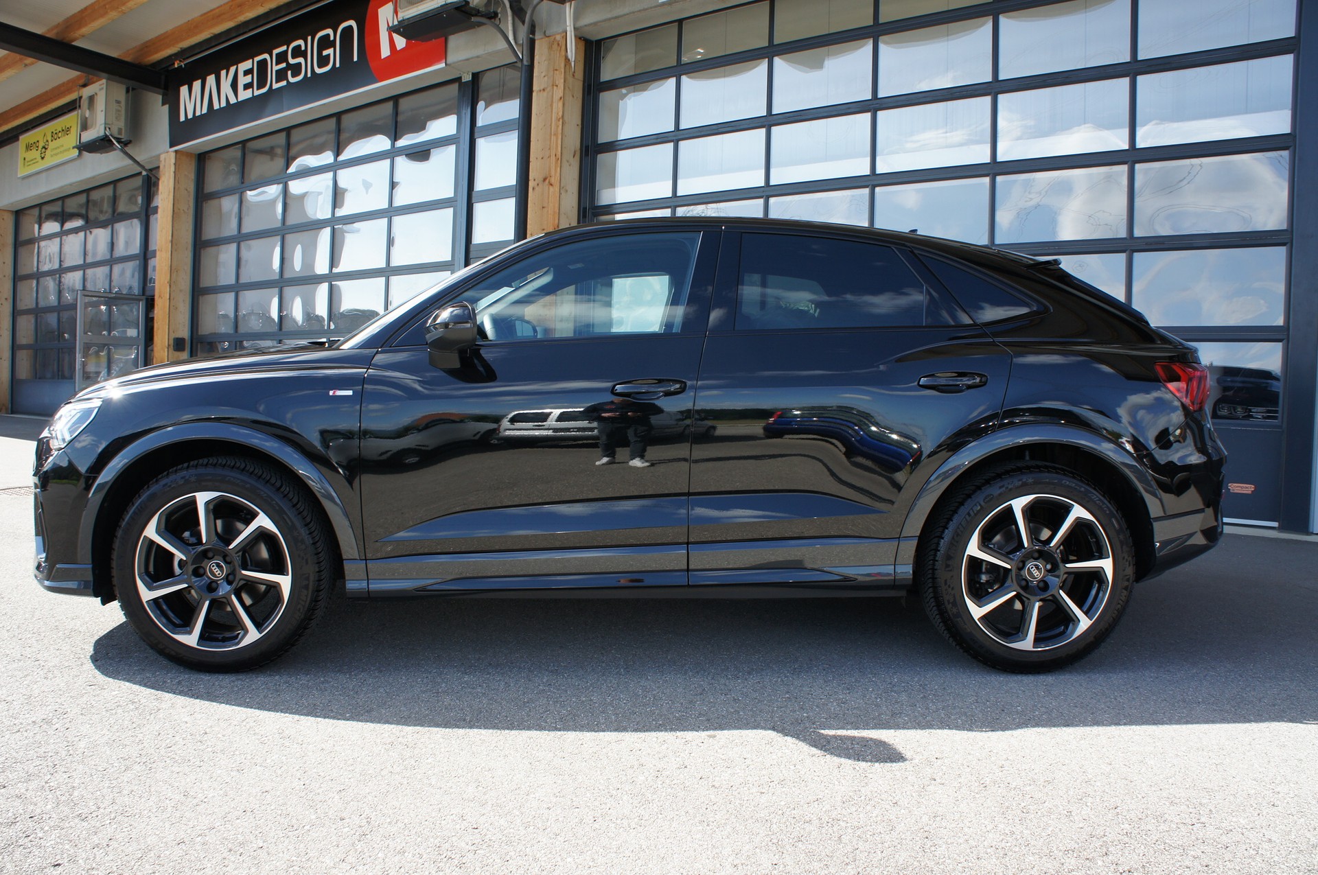 AUDI Q3 Sportback 35 TFSI S line Attraction-showroom-element-1