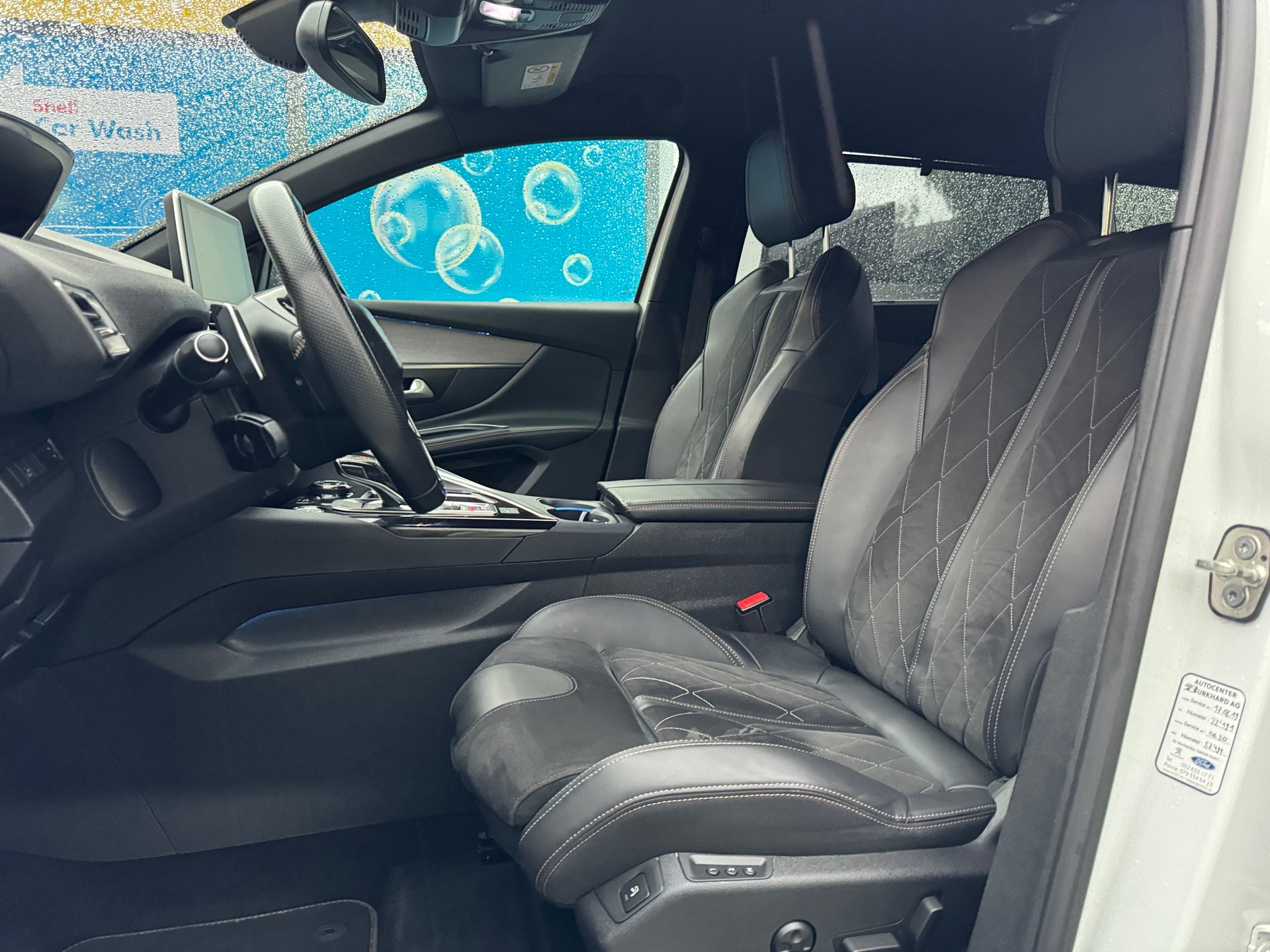PEUGEOT 5008 2.0 BlueHDi GT EAT-image-6