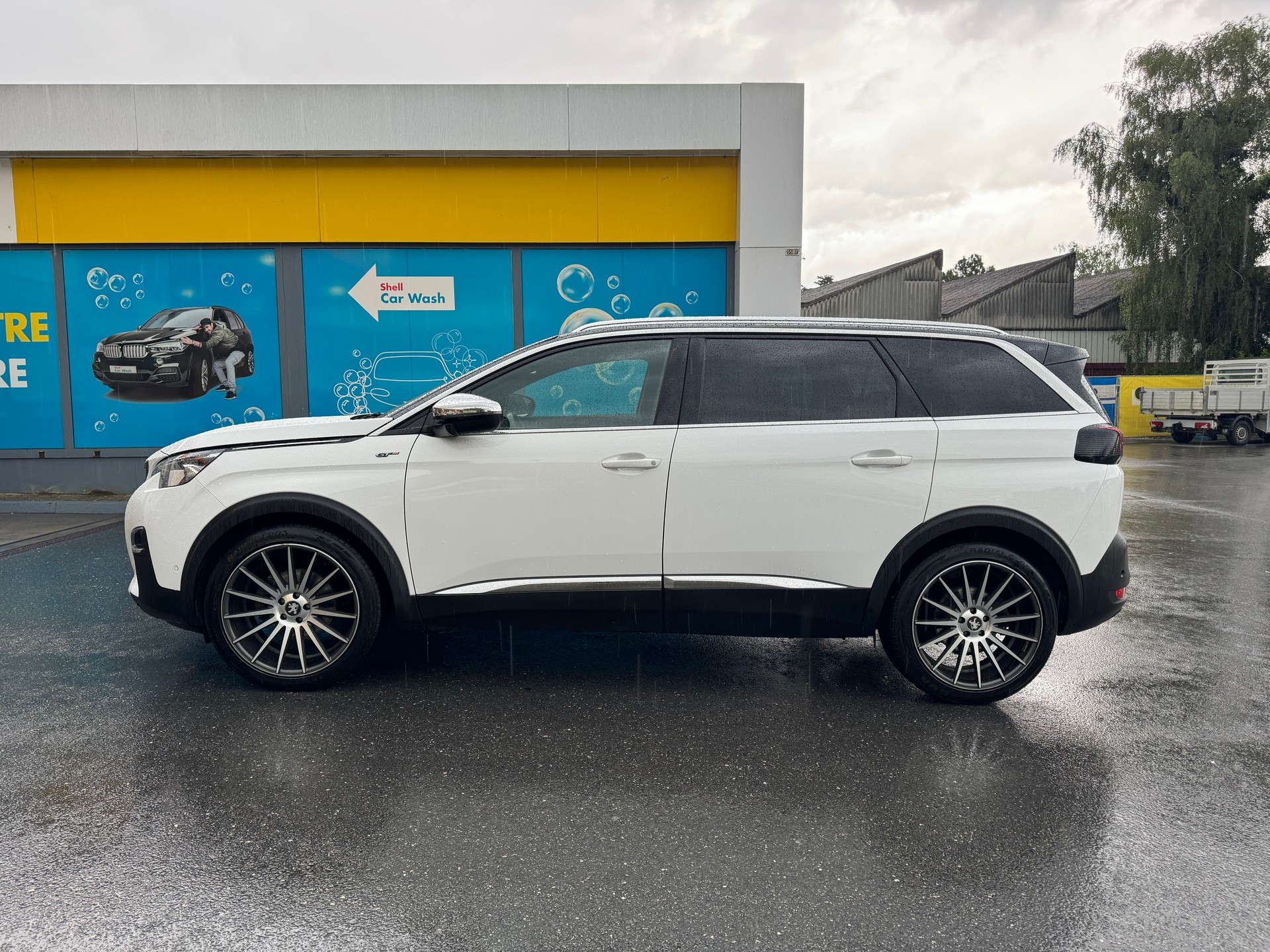 PEUGEOT 5008 2.0 BlueHDi GT EAT-image-2