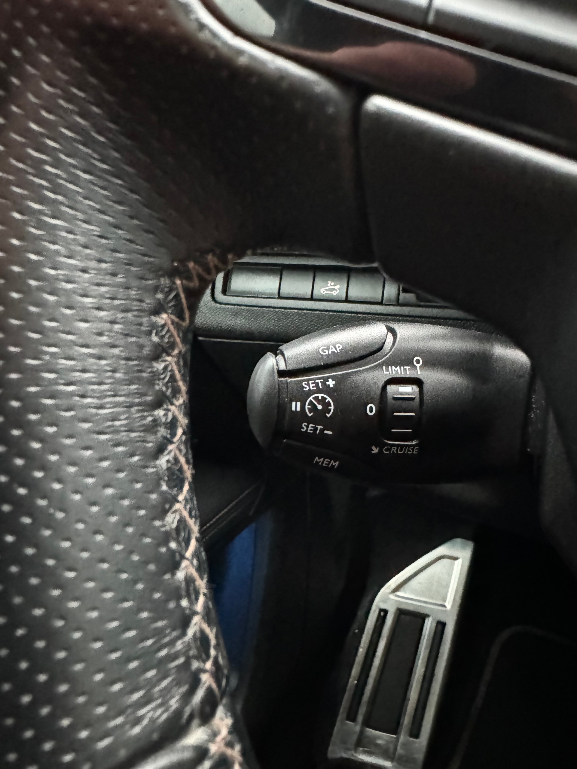 PEUGEOT 5008 2.0 BlueHDi GT EAT-image-13