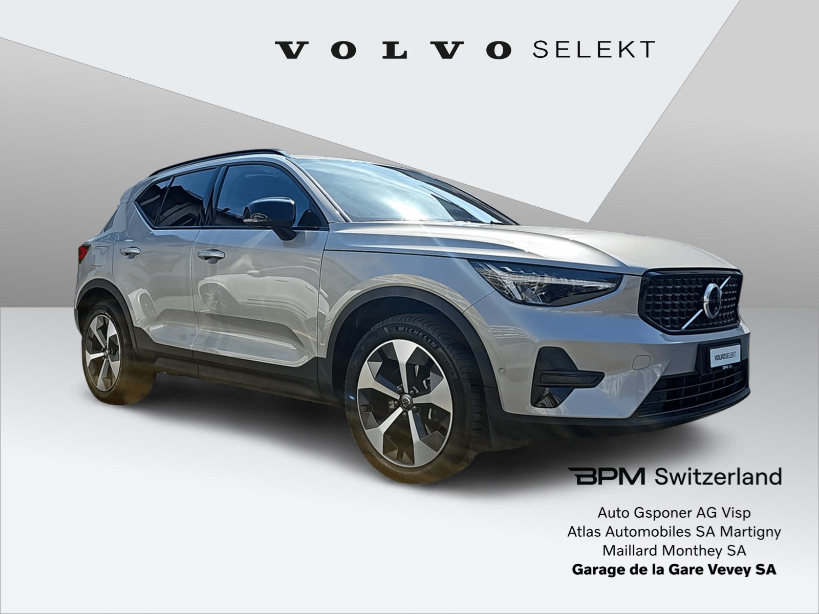 VOLVO XC40 2.0 B4 MH Plus Dark-showroom-element-3
