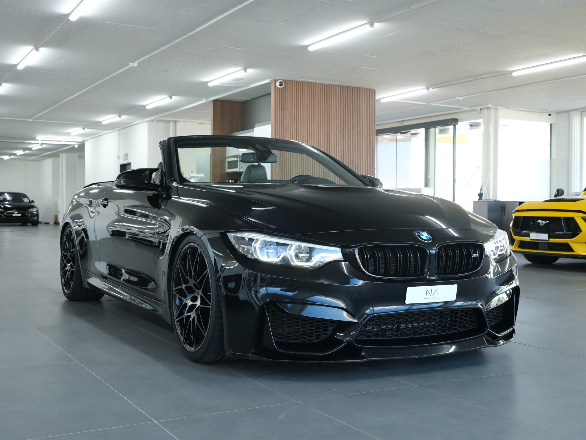 BMW M4 Cabriolet Competition DKG-showroom-element-2