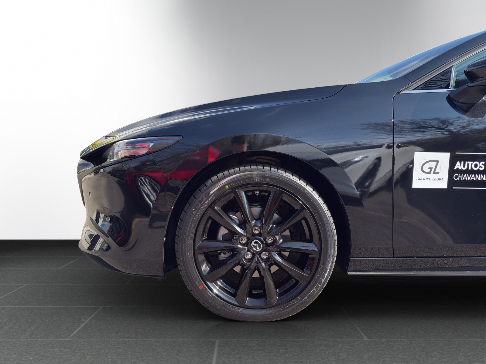 MAZDA 3 Hatchback SKYACTIV-X M Hybrid 186 AWD Homura Automat-image-2