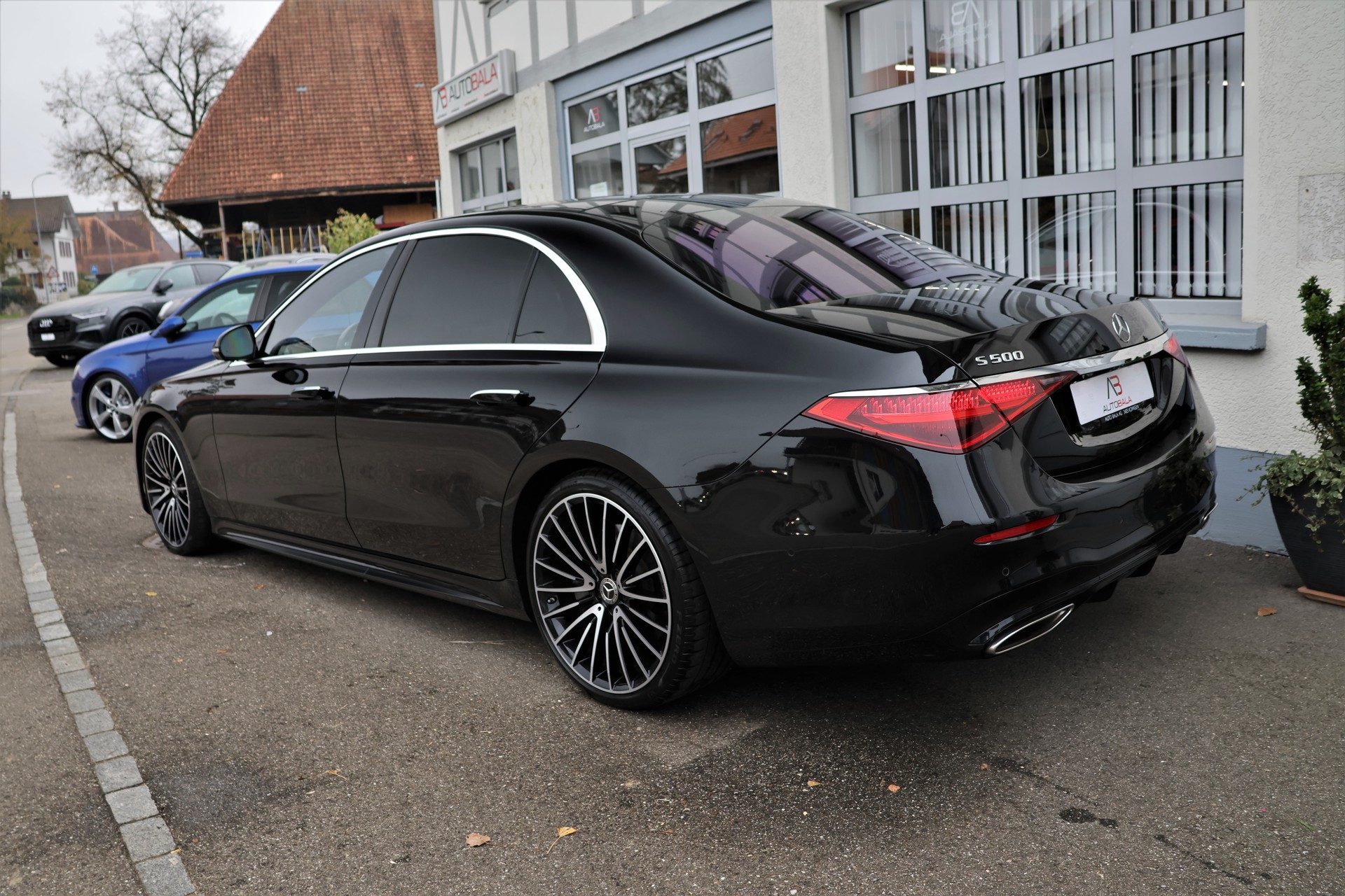 MERCEDES-BENZ S 500 L 4Matic AMG Line 9G-Tronic (CH)-showroom-element-3