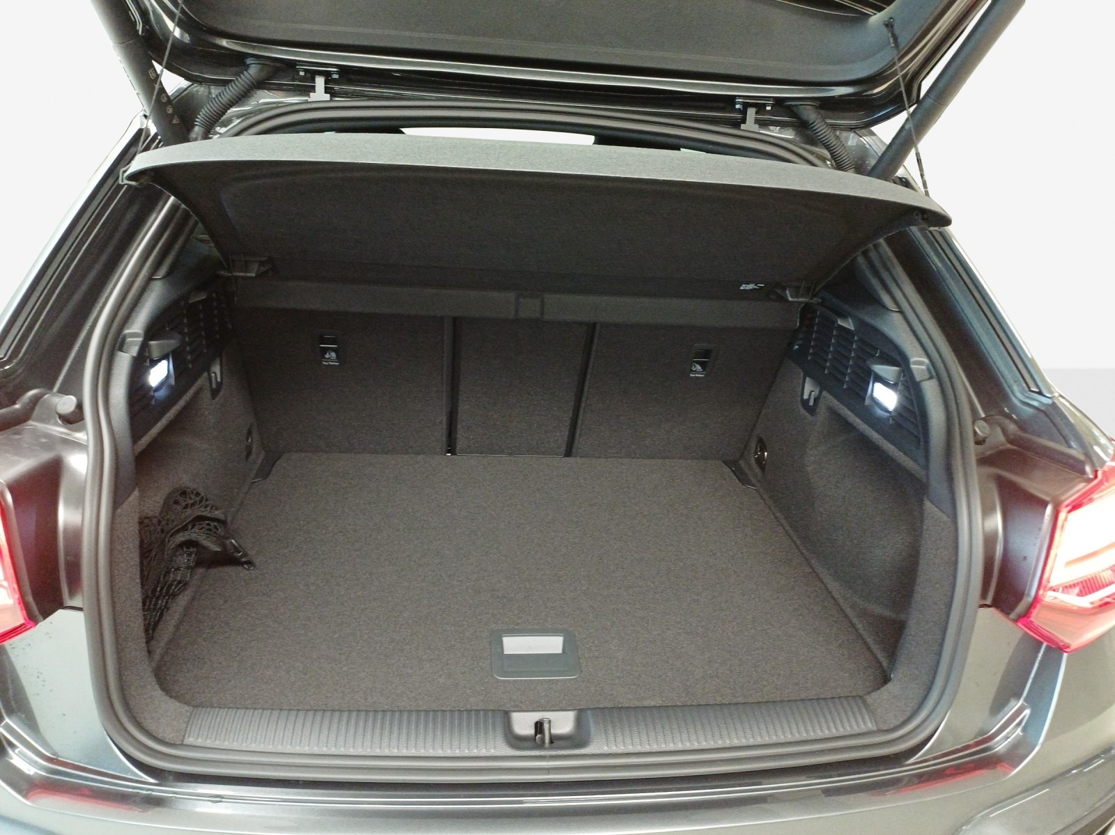 AUDI Q2 35 TFSI S line S-tronic-image-12