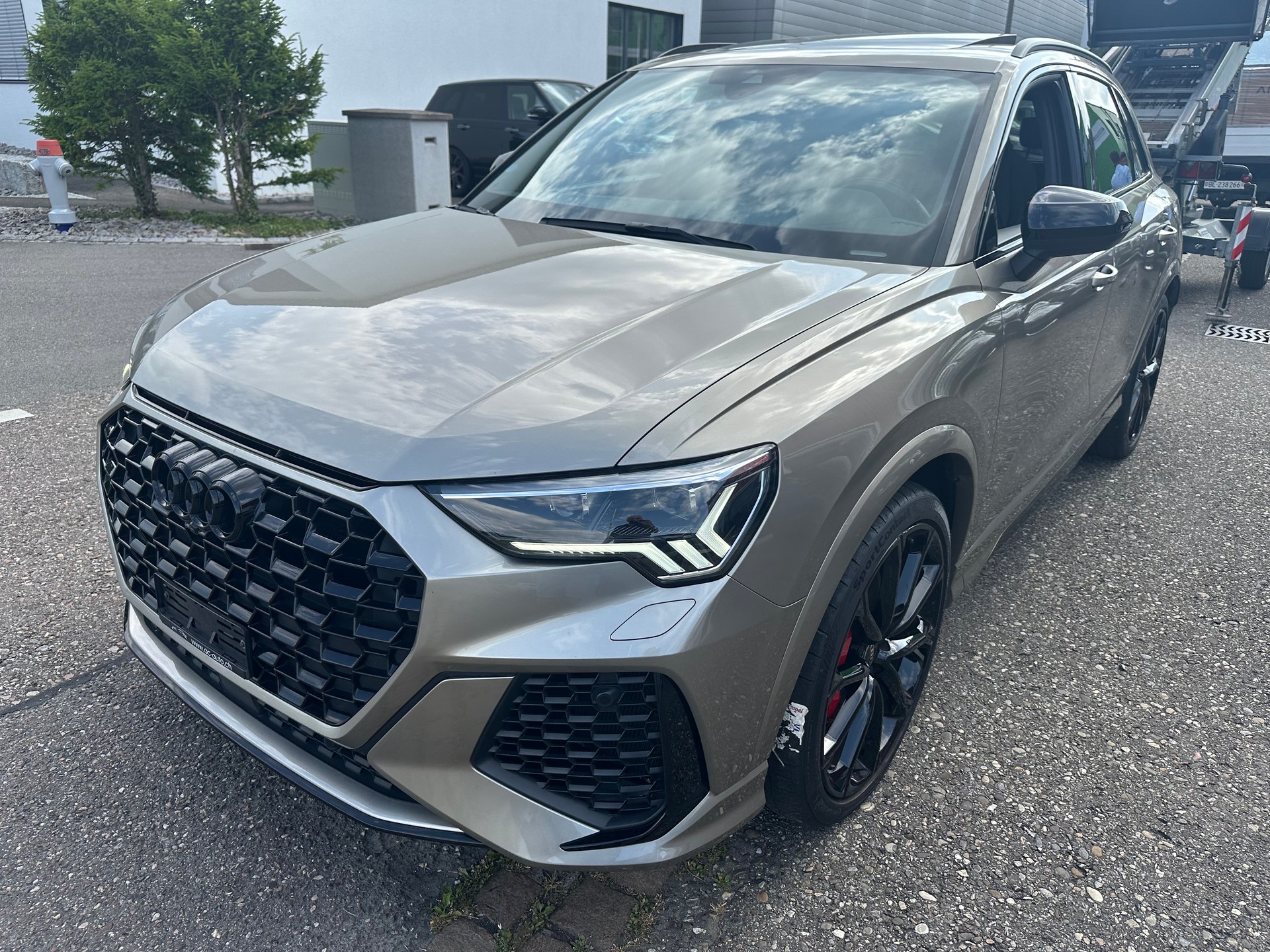 AUDI RS Q3 2.5 TFSI quattro S tronic-showroom-element-2
