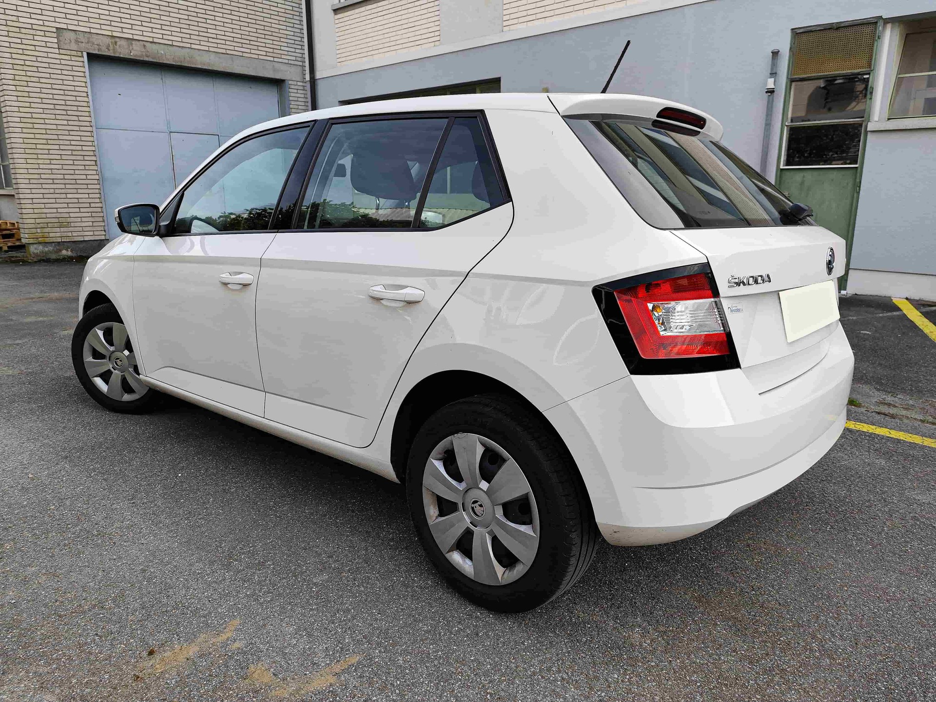 SKODA Fabia 1.0 Active-image-5