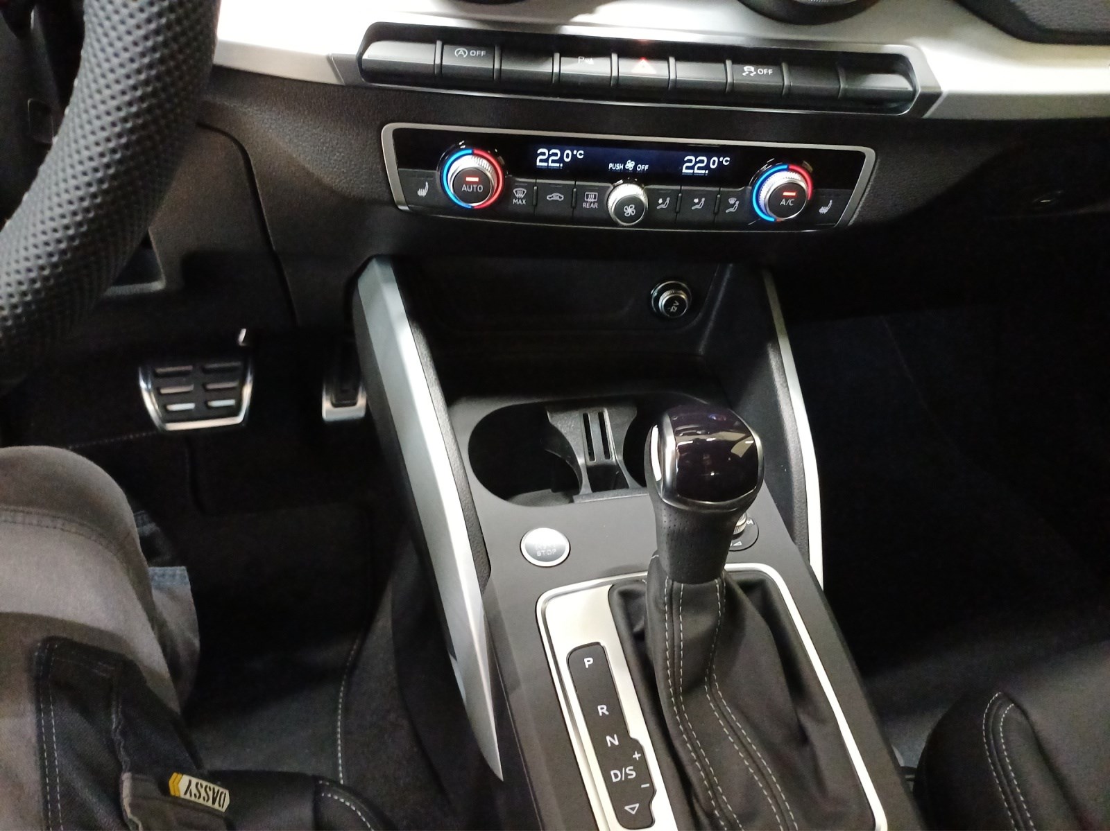 AUDI Q2 35 TFSI S line S-tronic-image-10