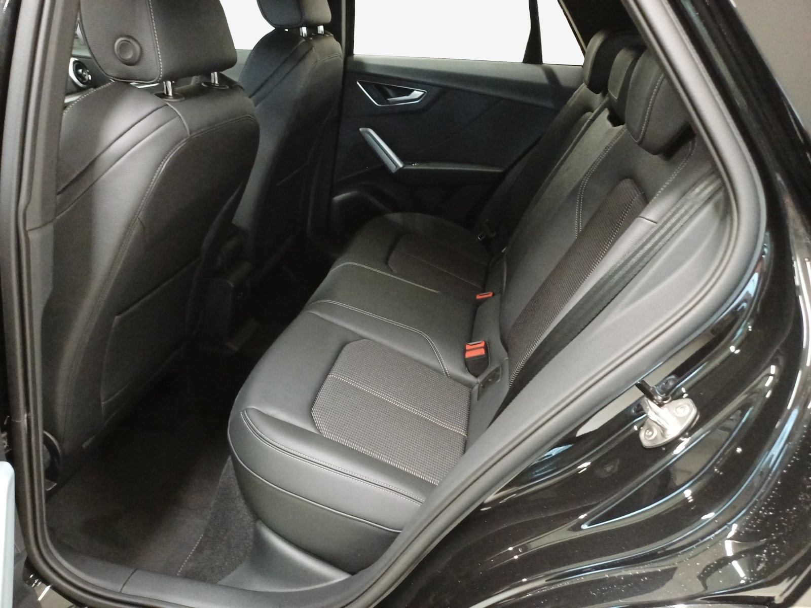 AUDI Q2 35 TFSI S line S-tronic-image-11