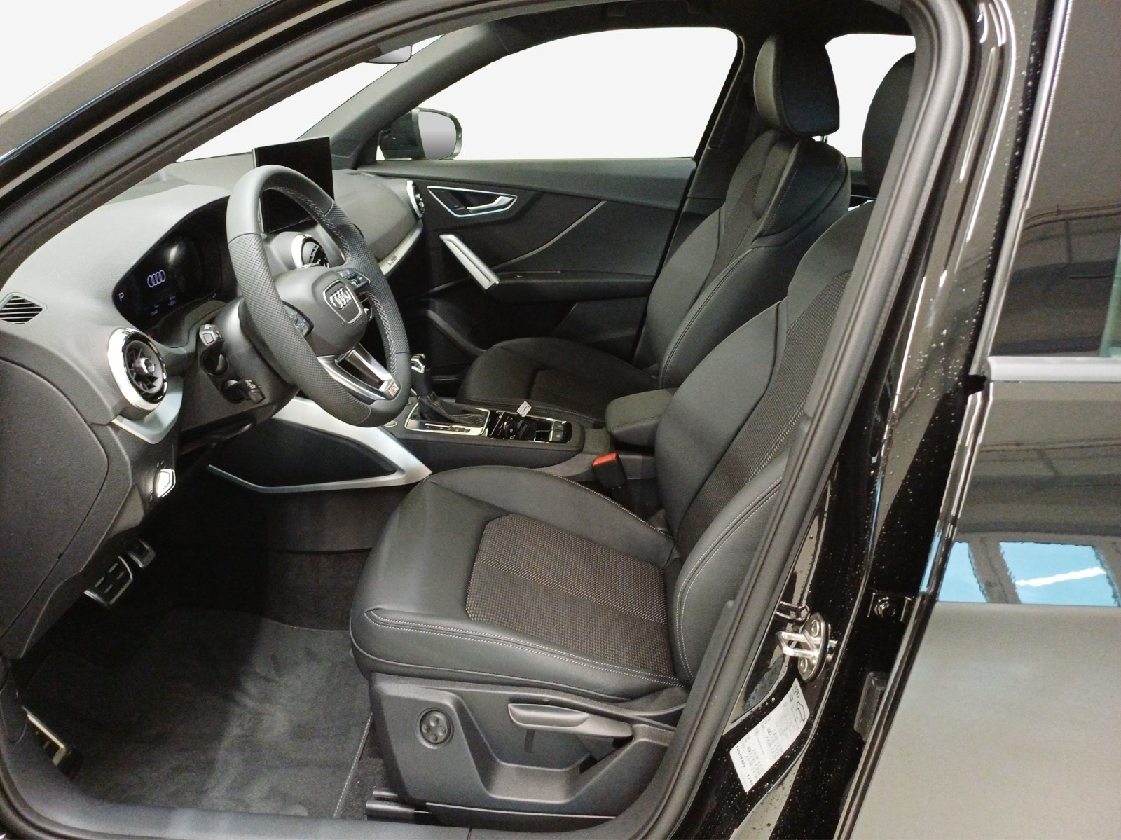 AUDI Q2 35 TFSI S line S-tronic-image-7