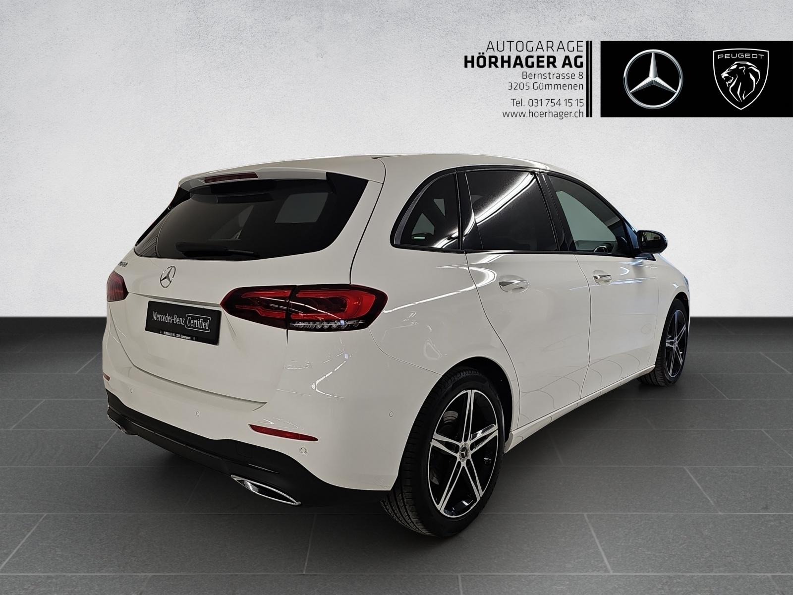 MERCEDES-BENZ B 200 Night Star-showroom-element-3
