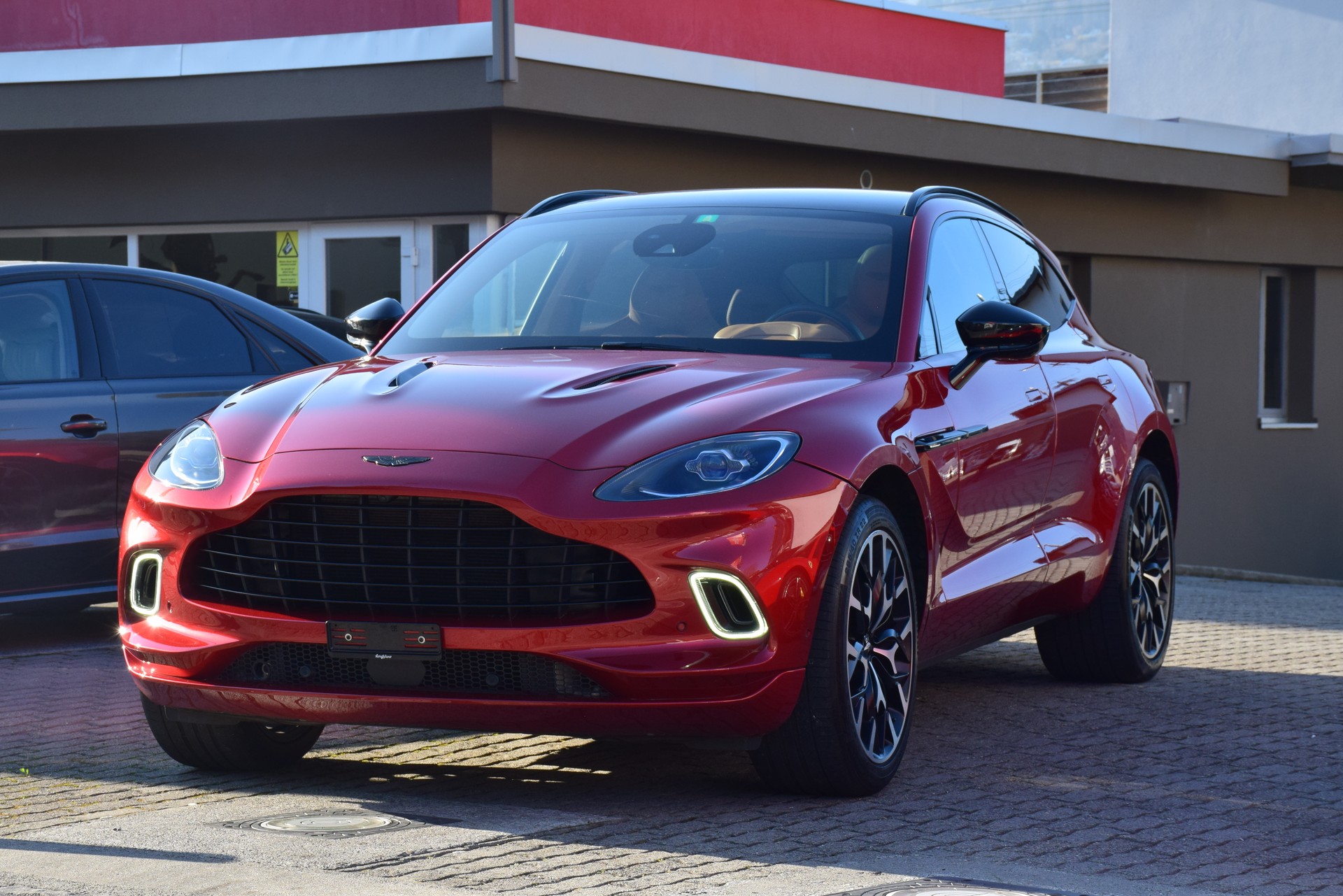 ASTON MARTIN DBX 4.0 V8