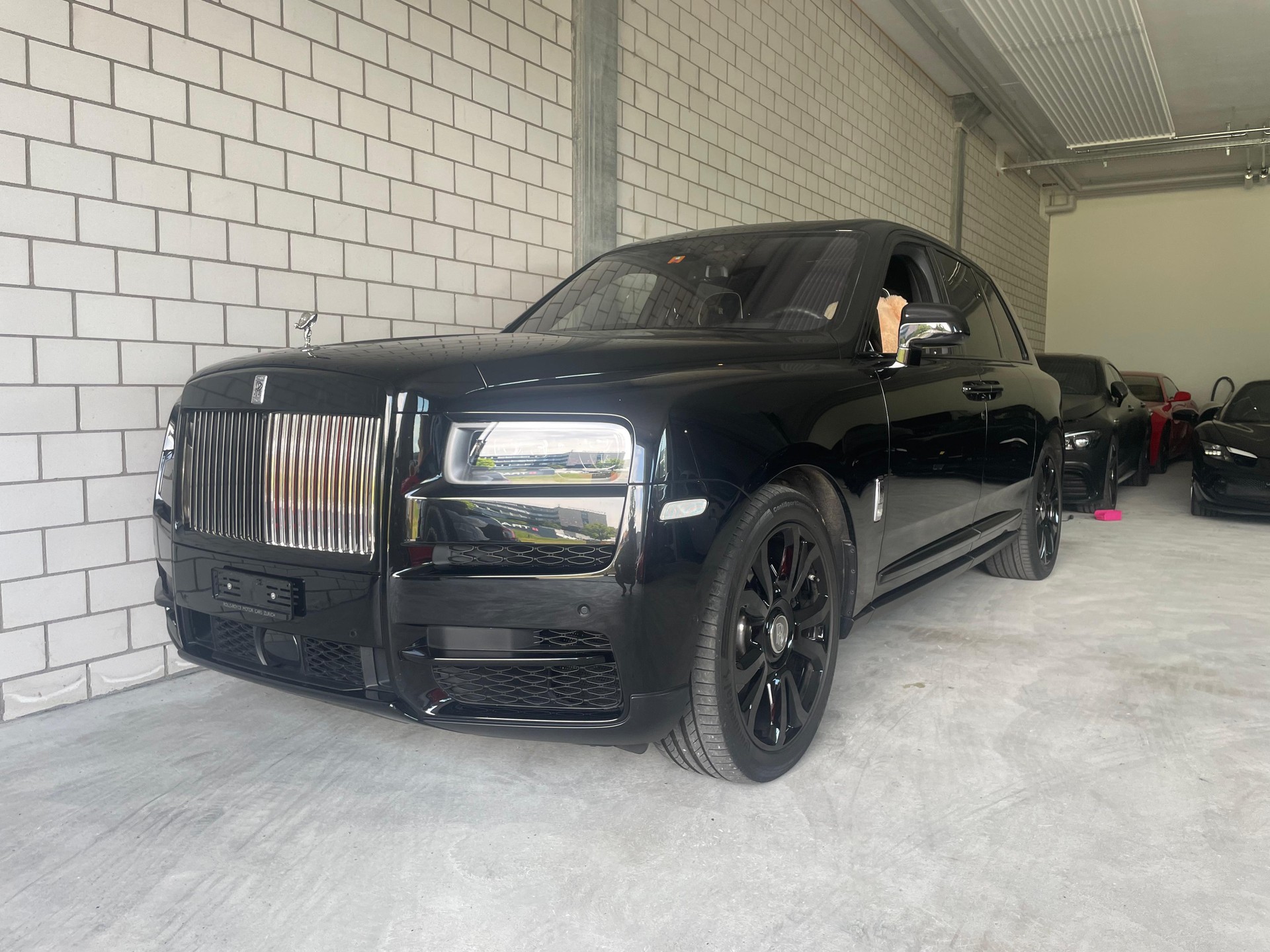 ROLLS-ROYCE Cullinan 6.7 V12 Traumausstattung-showroom-element-1