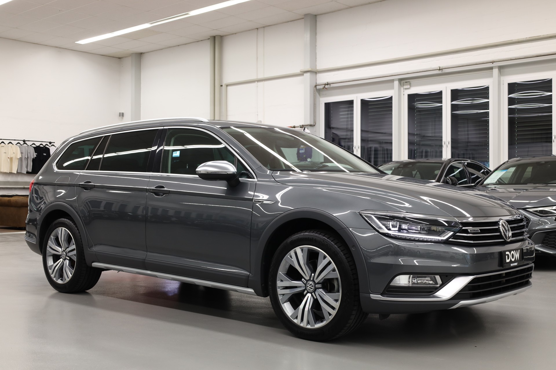 VW Passat Alltrack 2.0 TSI DSG 4m-showroom-element-1