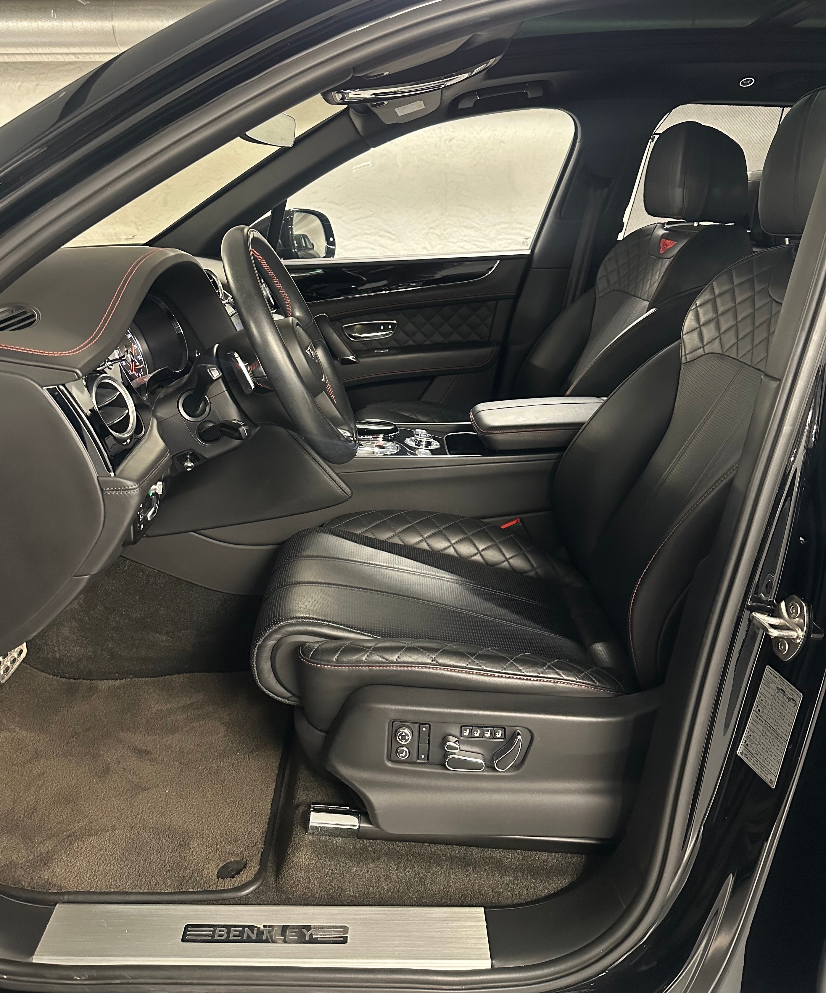 Image BENTLEY BENTAYGA Bentayga W12