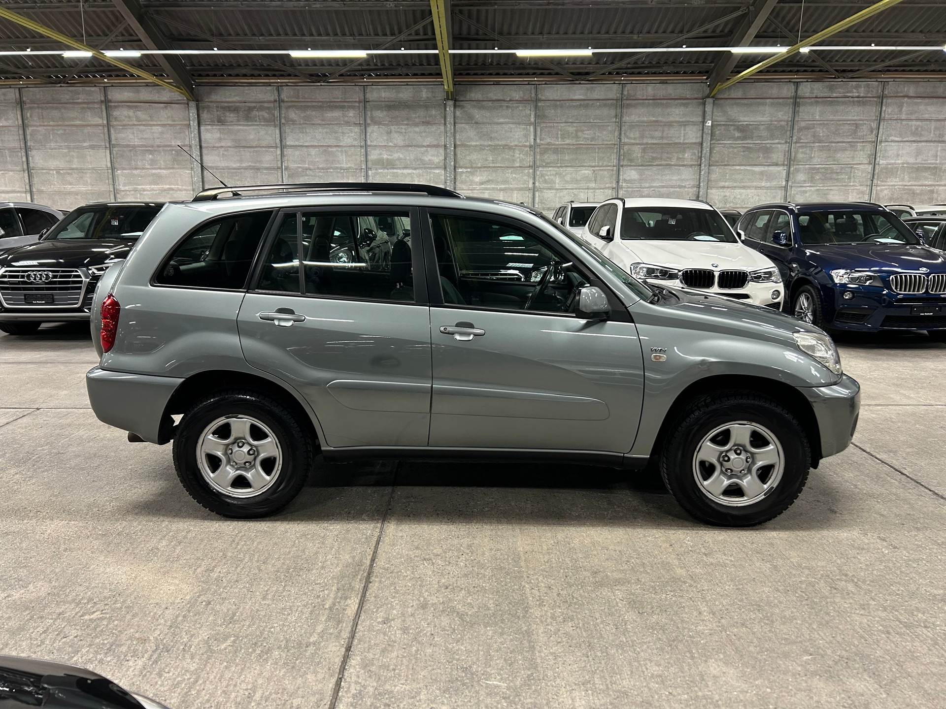 TOYOTA RAV-4 2.0 16V Linea Terra-showroom-element-2