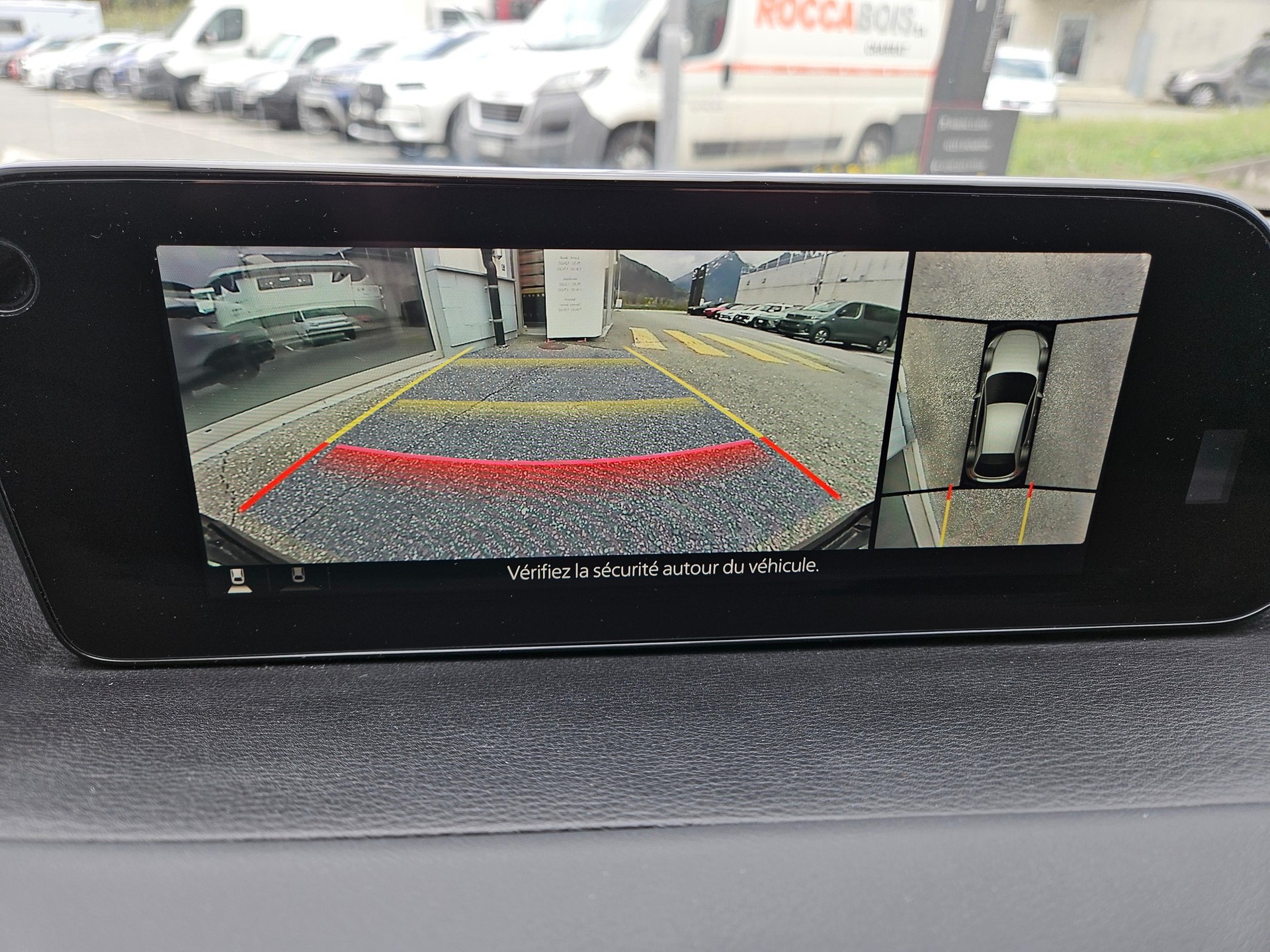 MAZDA 3 Hatchback 2.0 150 Ambition Plus-image-12