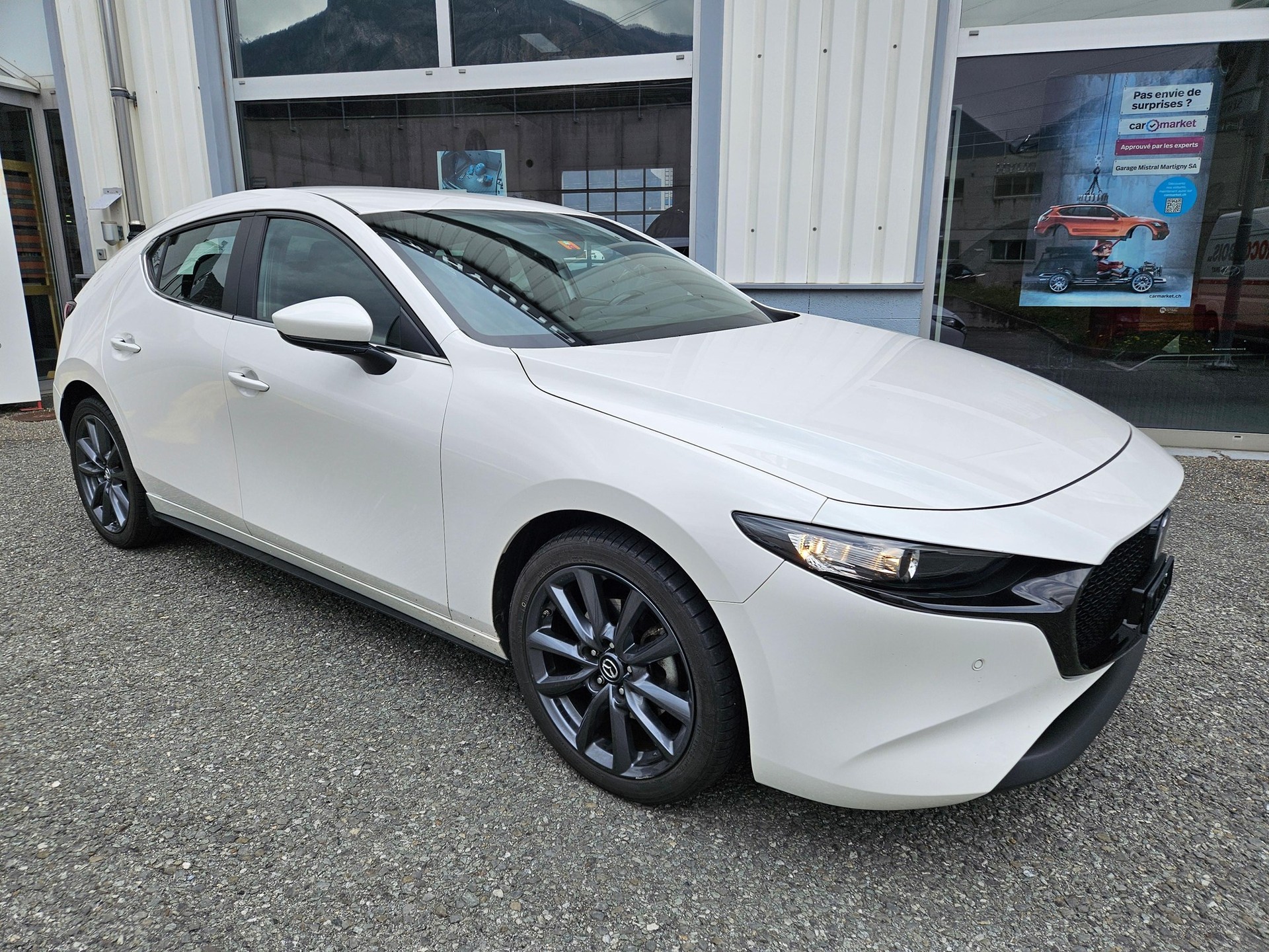 MAZDA 3 Hatchback 2.0 150 Ambition Plus-image-3