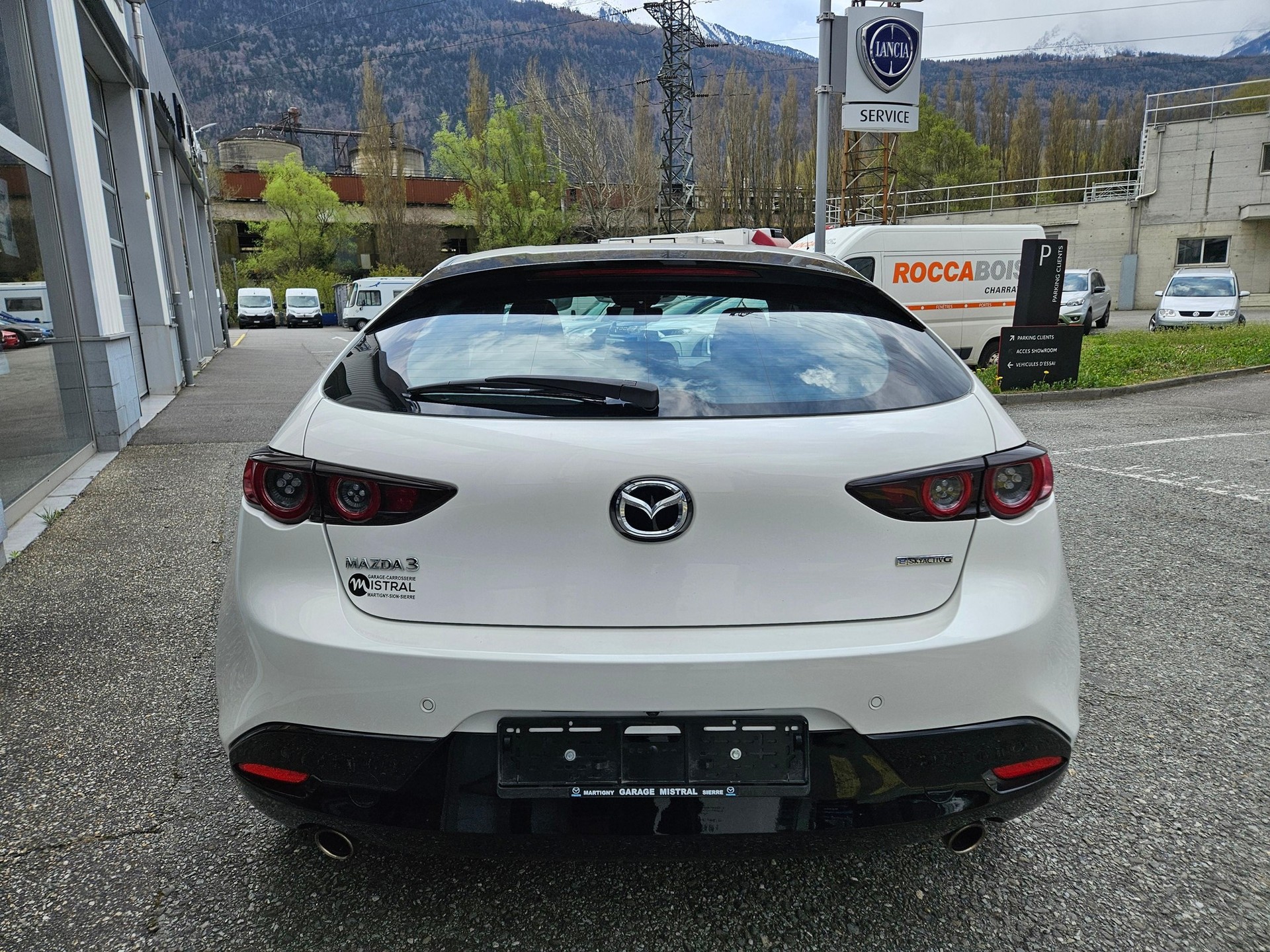 MAZDA 3 Hatchback 2.0 150 Ambition Plus-image-6