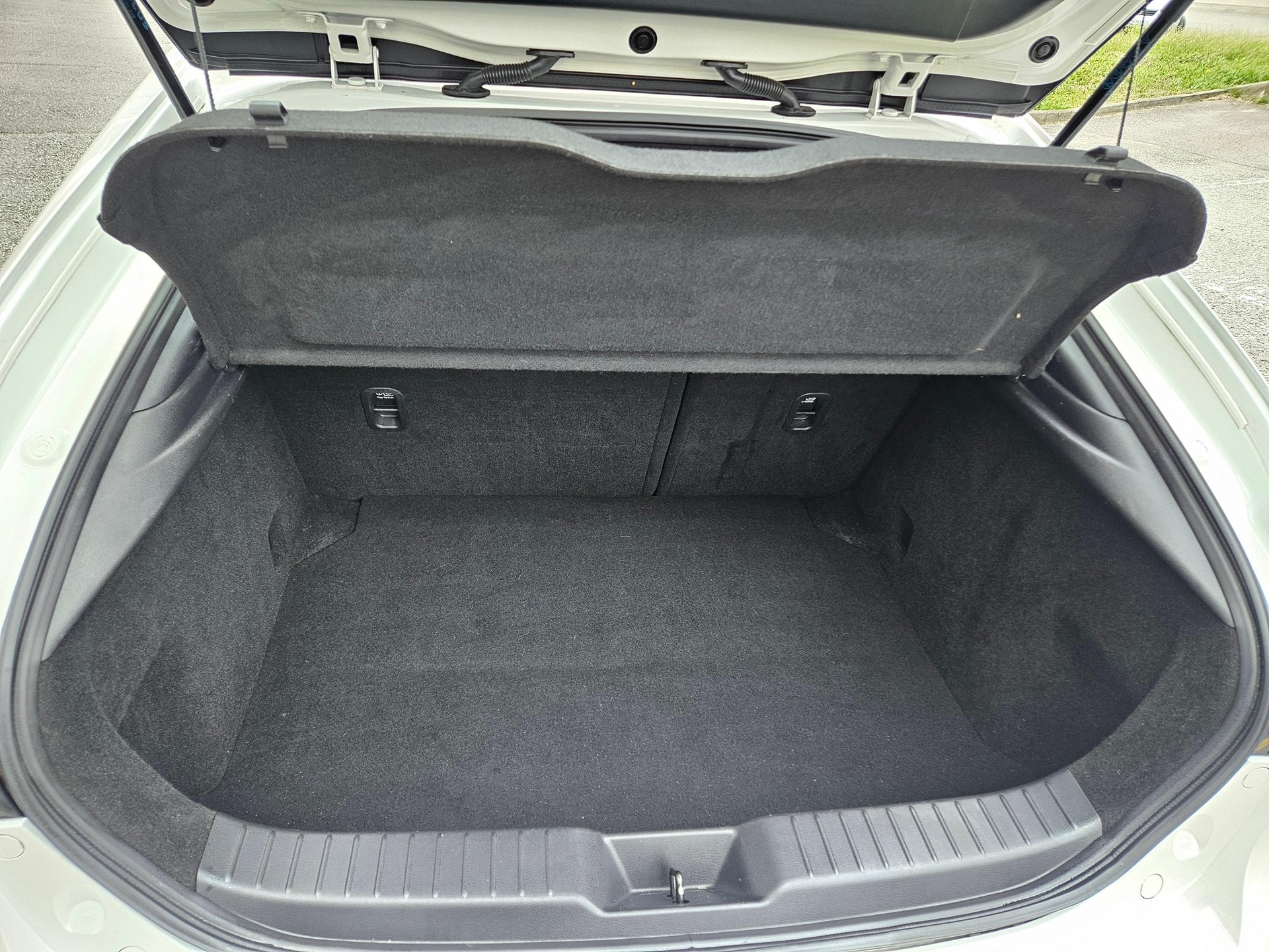 MAZDA 3 Hatchback 2.0 150 Ambition Plus-image-8