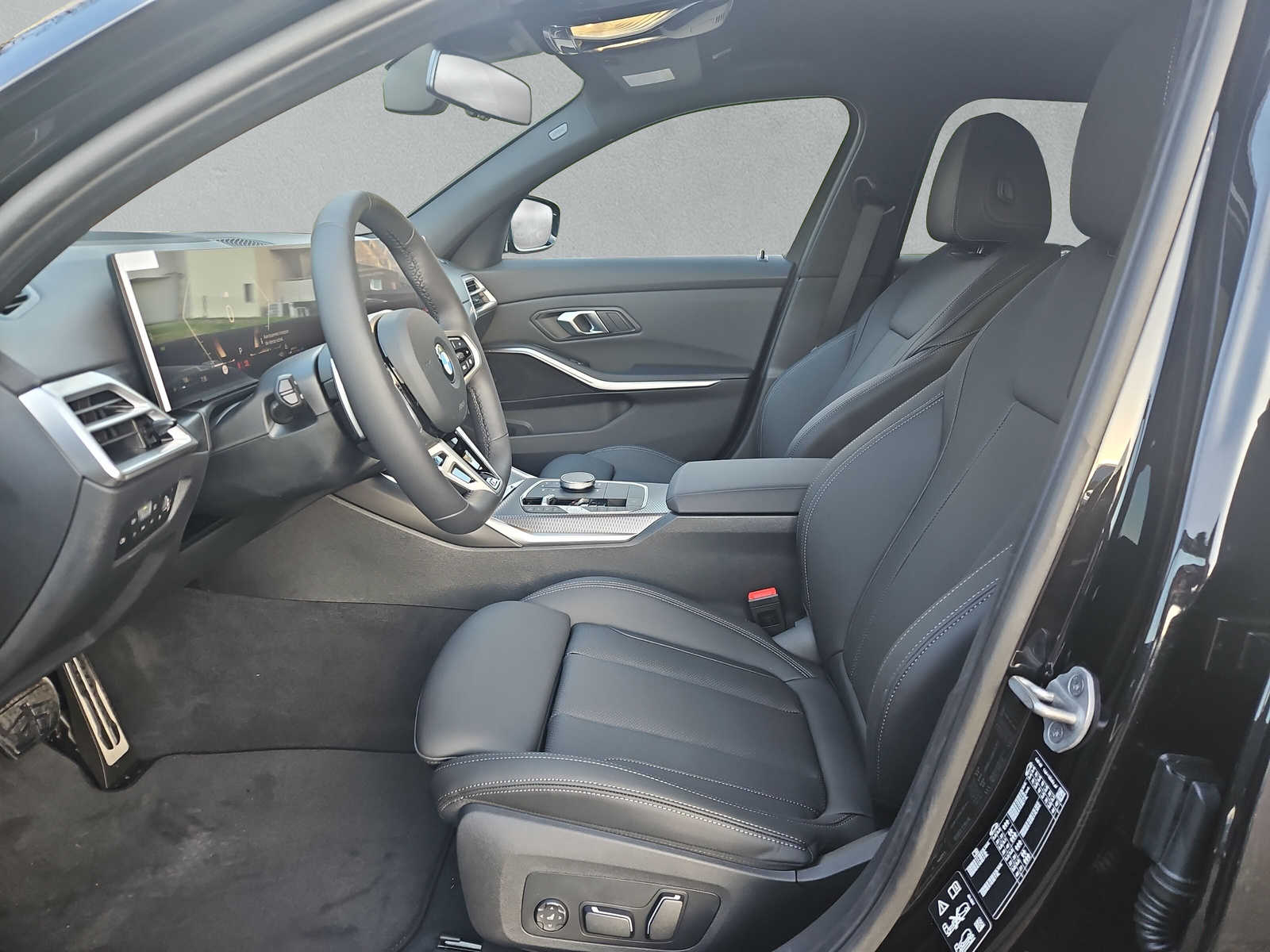 BMW 330i Touring xDrive Steptronic M Sport-image-10