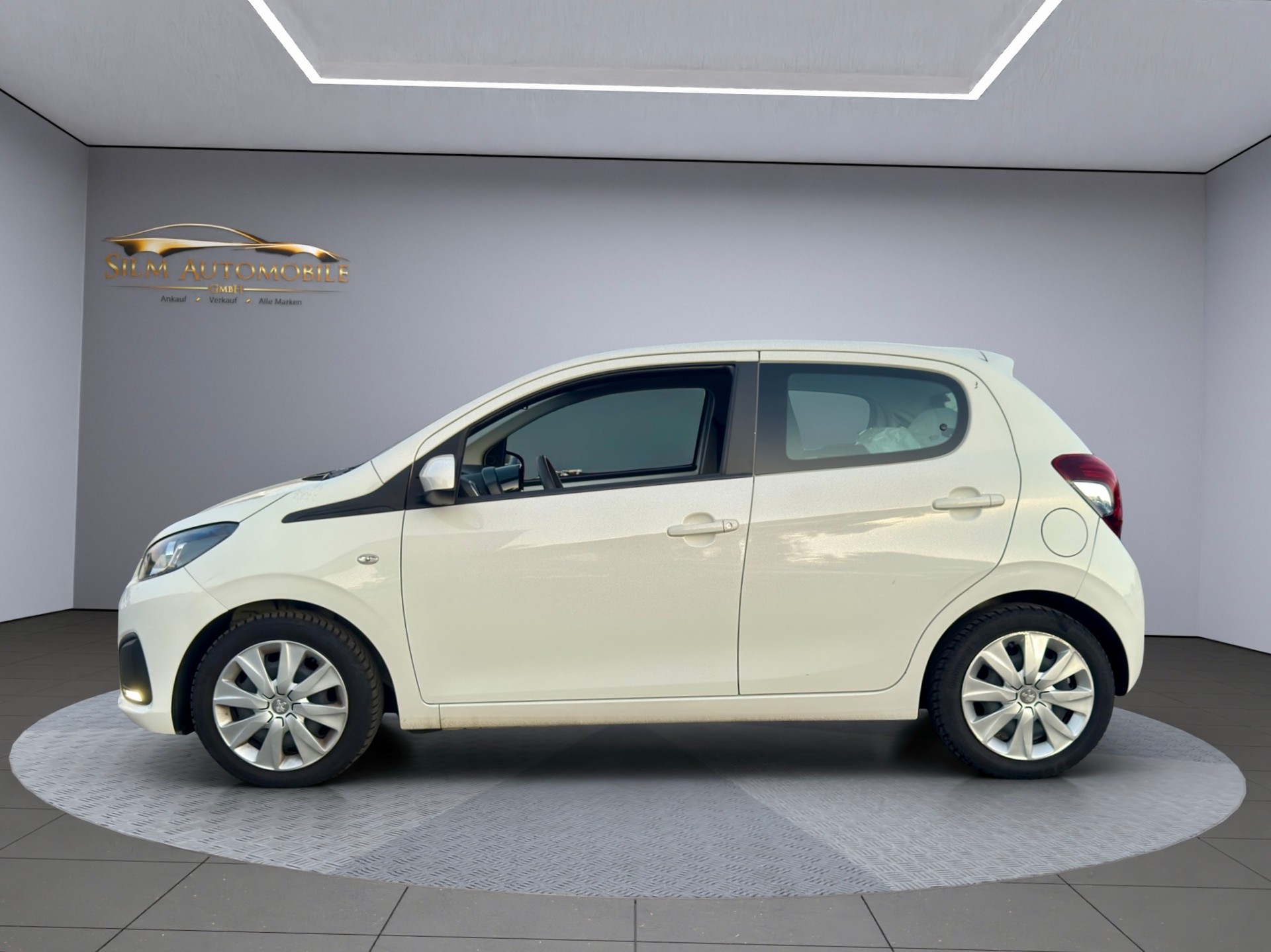 PEUGEOT 108 1.2 VTi Allure-image-5