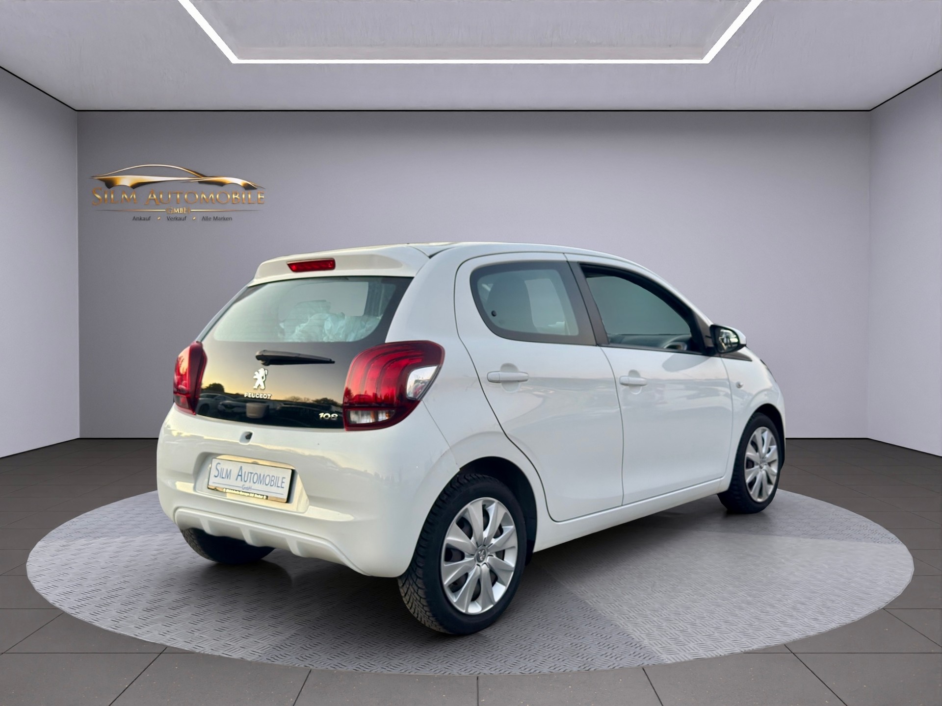 PEUGEOT 108 1.2 VTi Allure-image-6