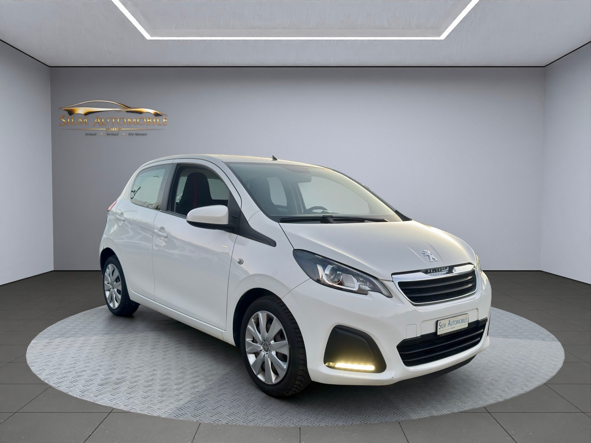 PEUGEOT 108 1.2 VTi Allure-showroom-element-1