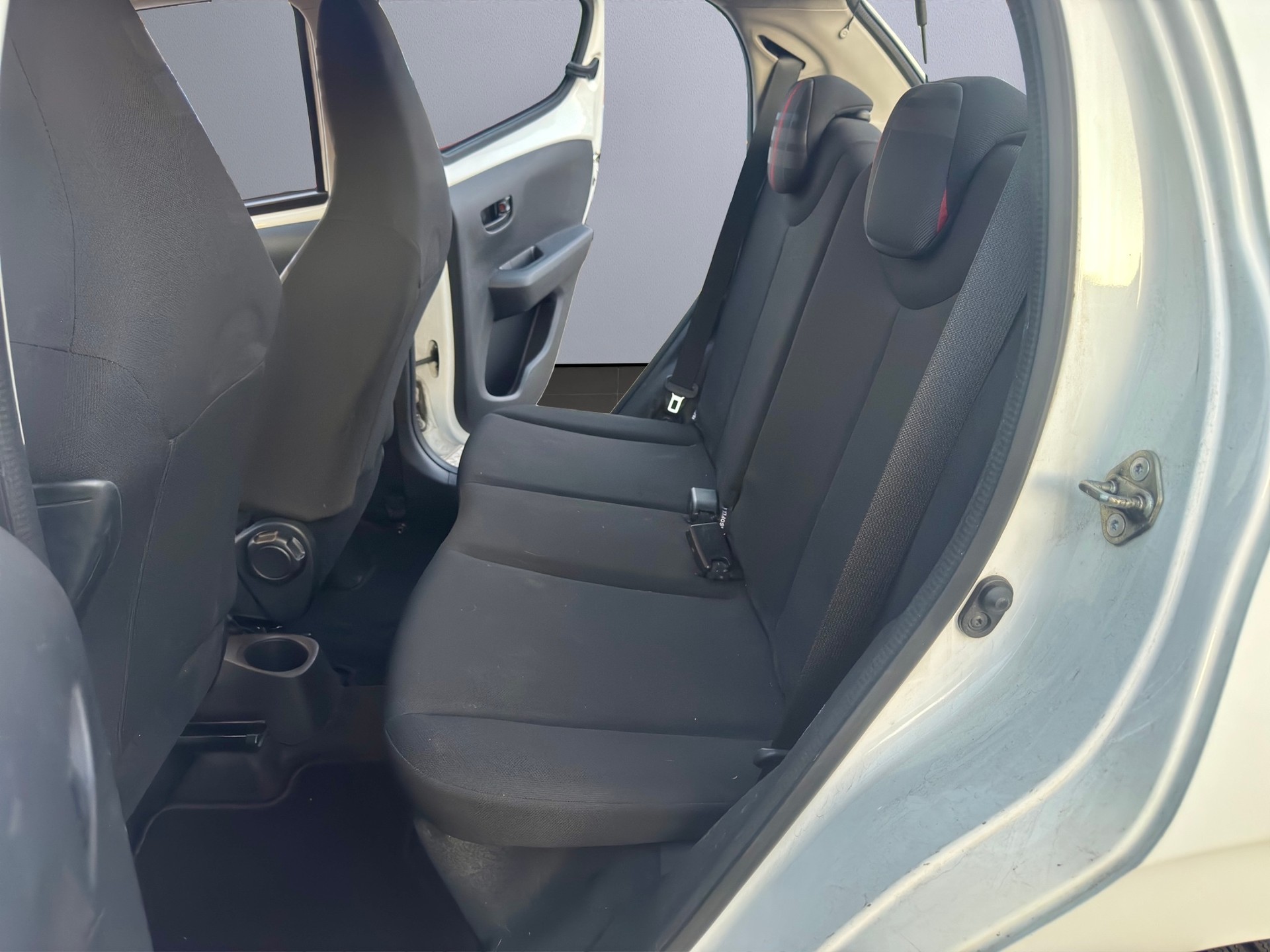 PEUGEOT 108 1.2 VTi Allure-image-10