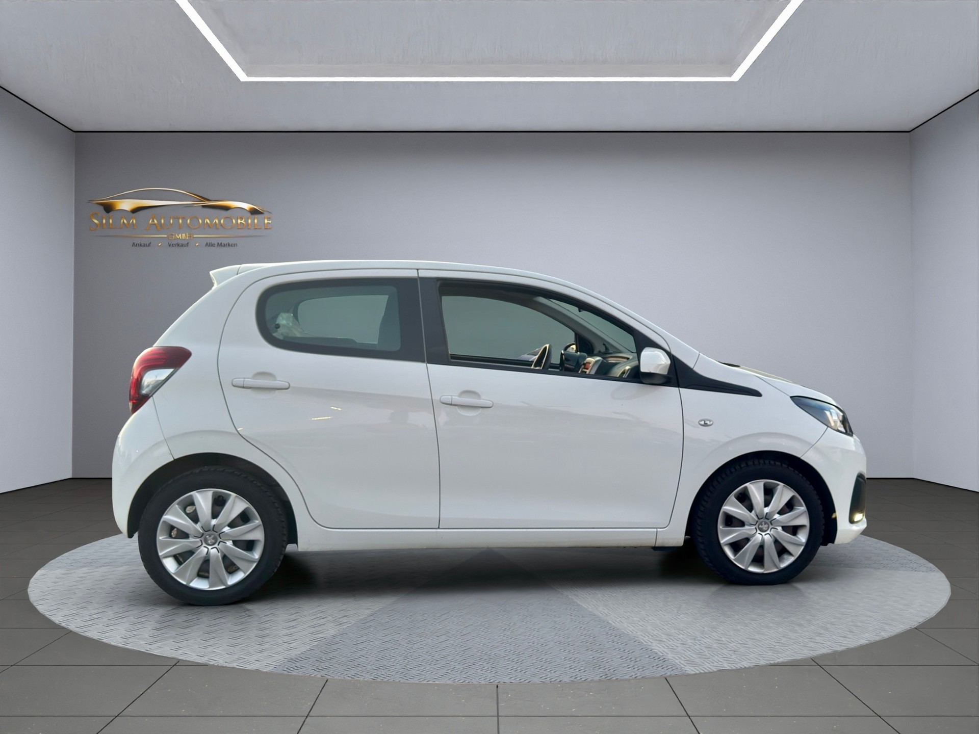 PEUGEOT 108 1.2 VTi Allure-image-4