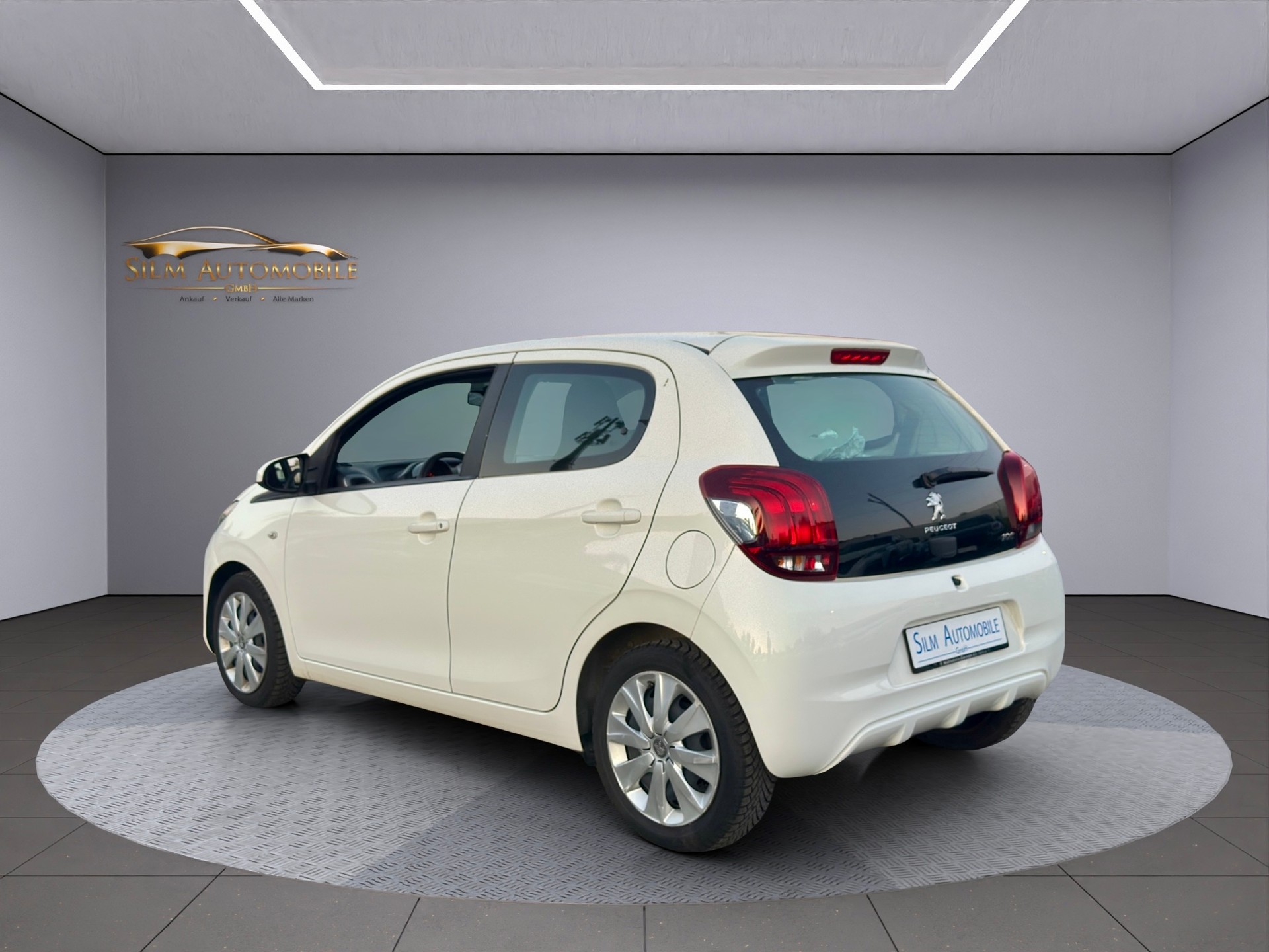 PEUGEOT 108 1.2 VTi Allure-showroom-element-3
