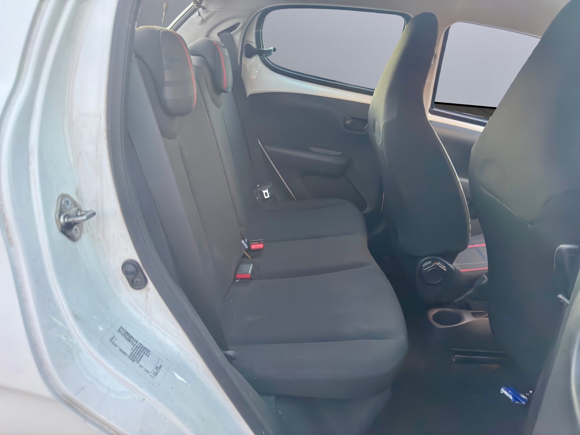 PEUGEOT 108 1.2 VTi Allure-image-11