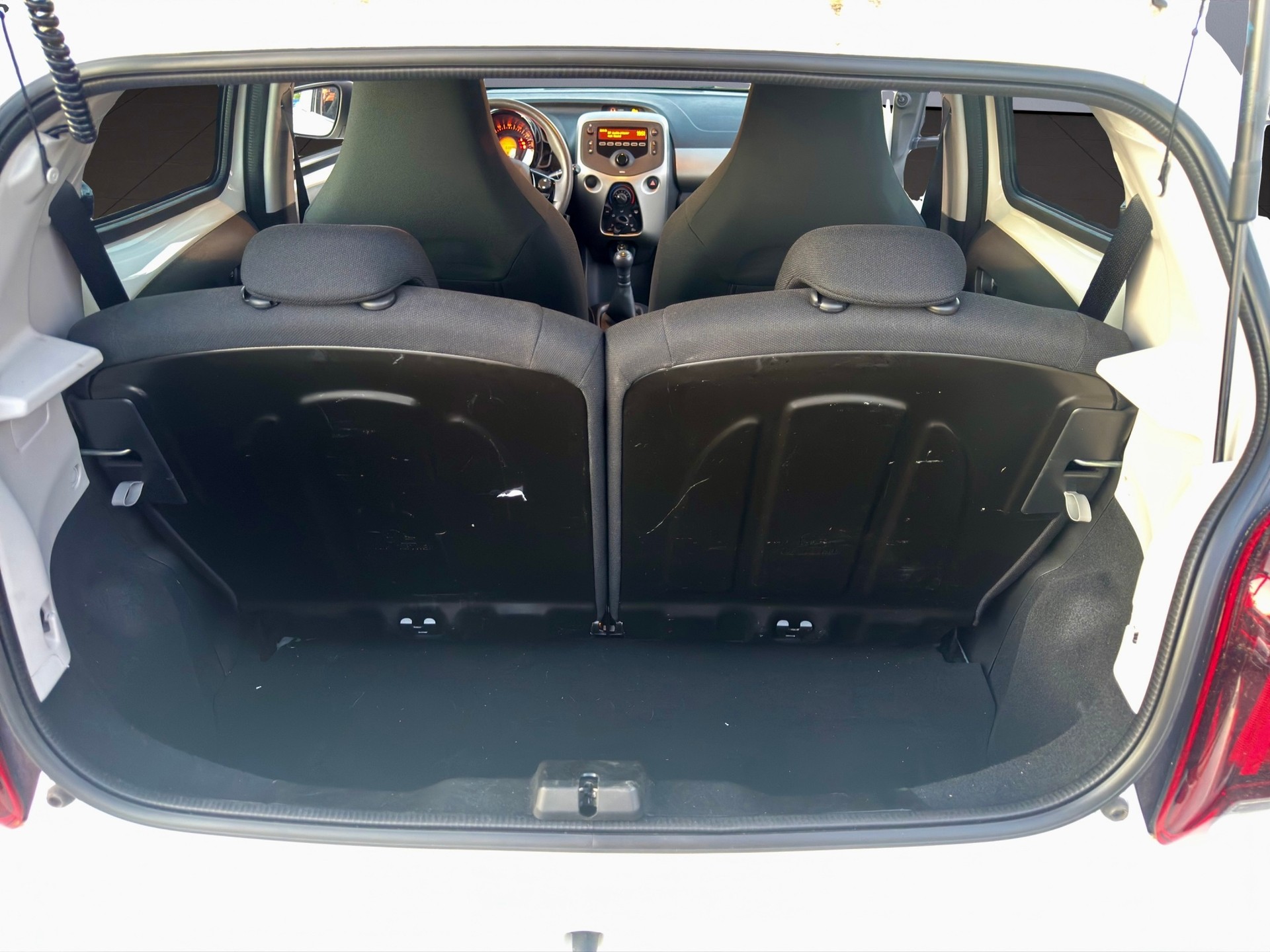 PEUGEOT 108 1.2 VTi Allure-image-13