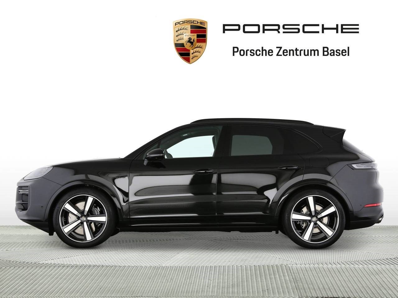 PORSCHE CAYENNE Turbo E-Hybrid-showroom-element-1
