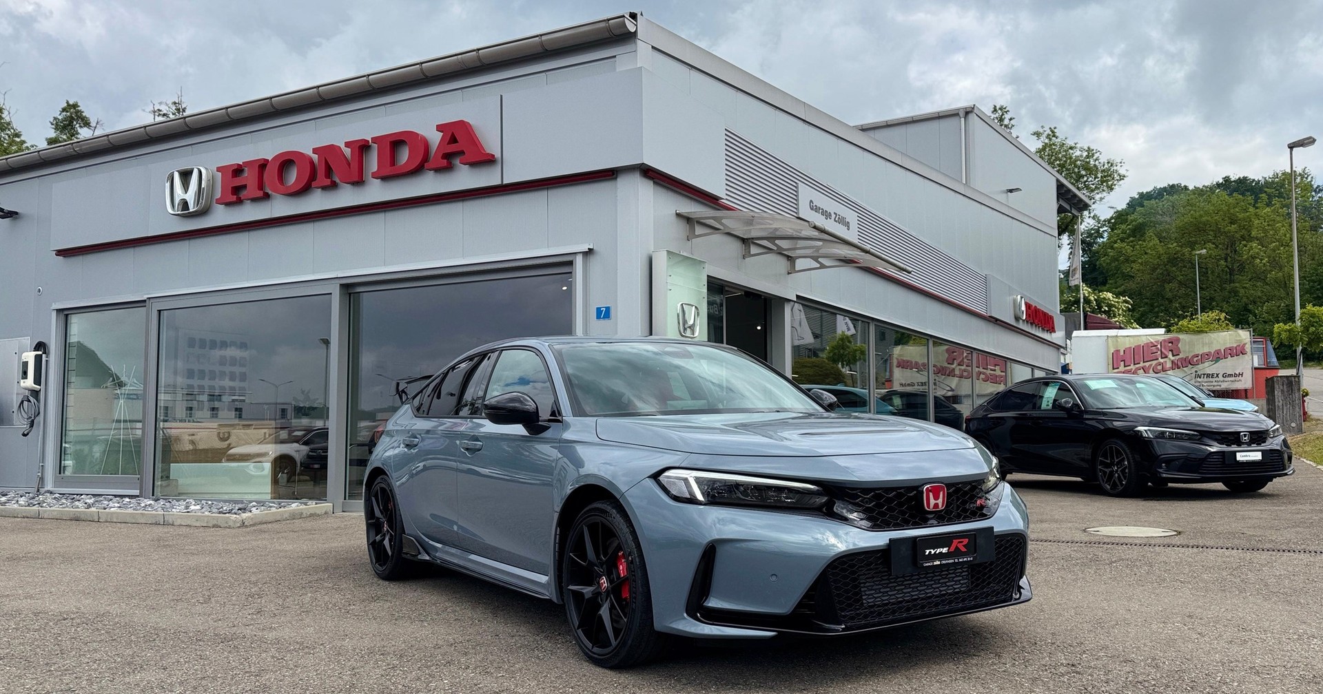 HONDA Civic 2.0 VTEC Type R zusätzlich auf Lager noch Rot, Schwarz und Weiss